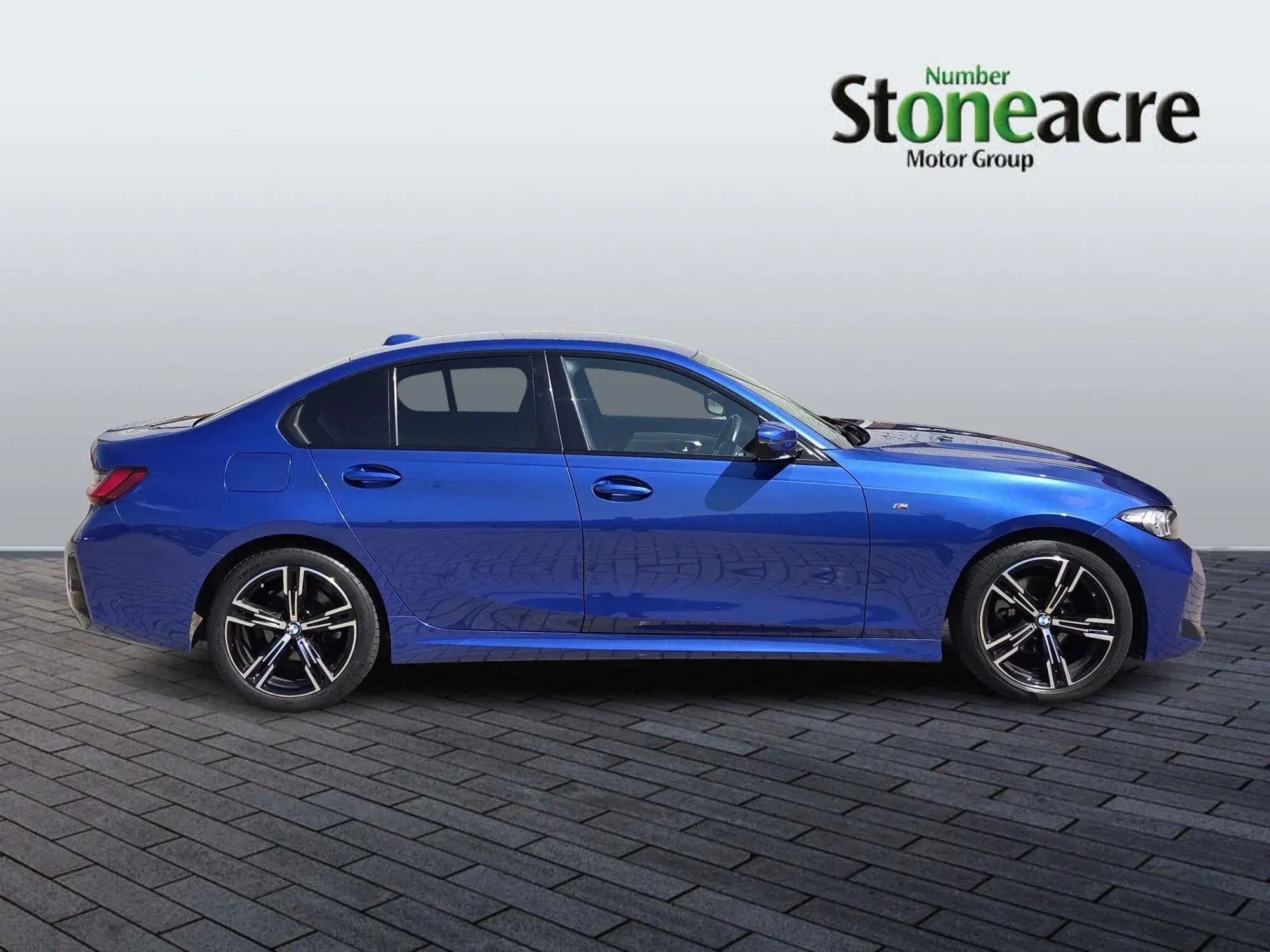 BMW 3 Series 2.0 320i M Sport Auto Euro 6 (s/s) 4dr FT73SSX Image 2