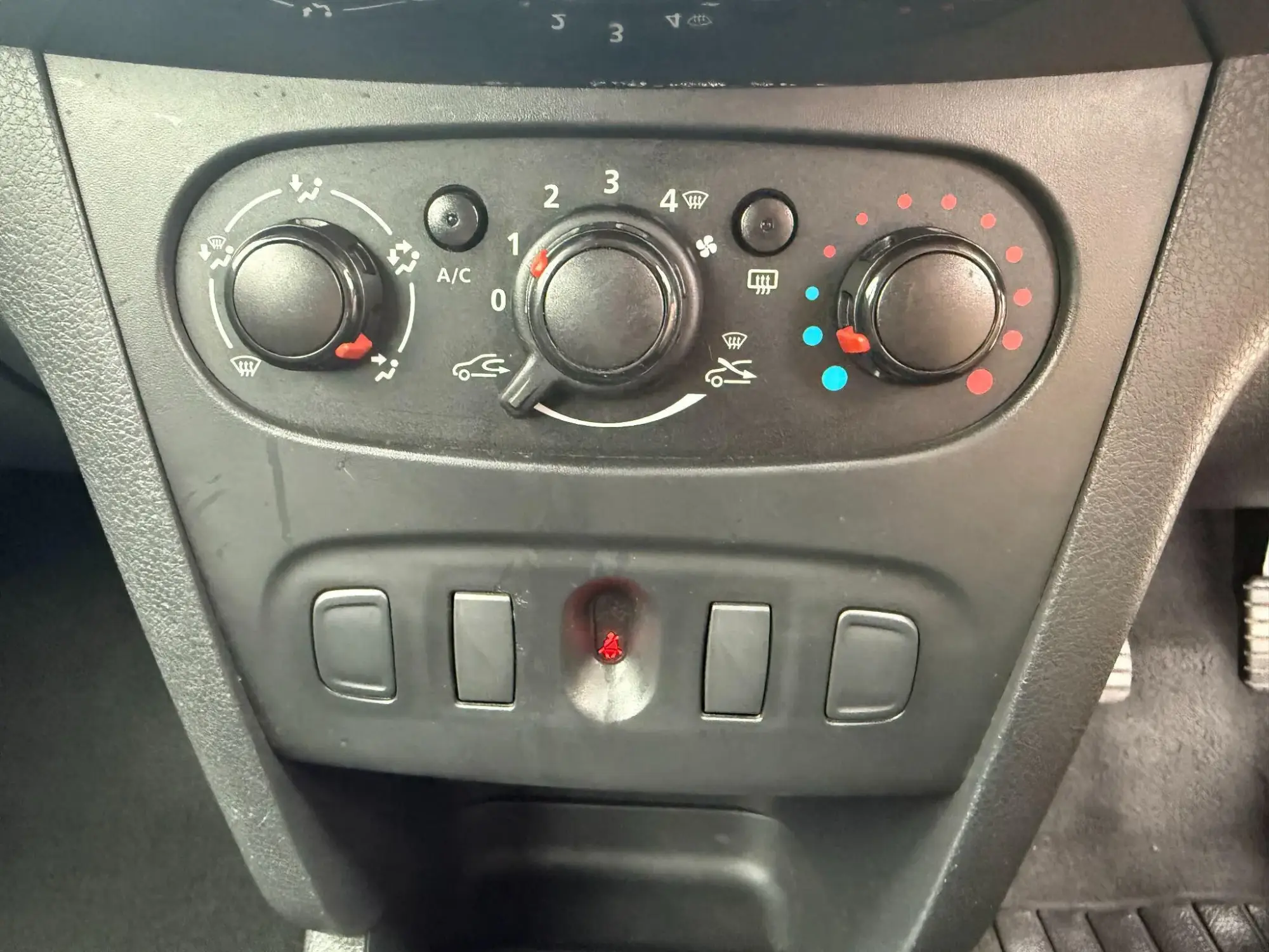Dacia Sandero Image 18 Dacia Sandero Image 18