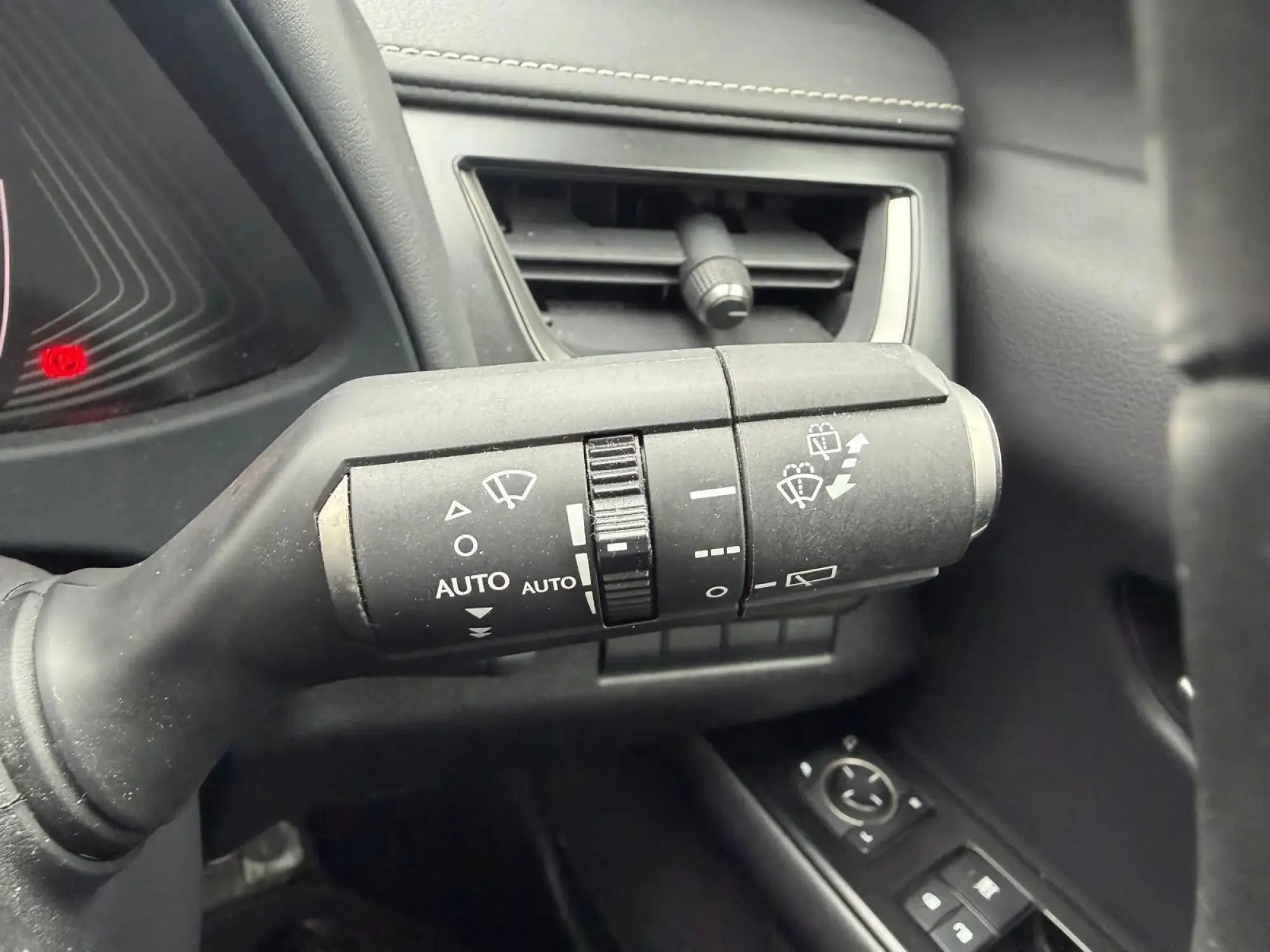 Lexus UX Self-Charging Hybrid Image 12