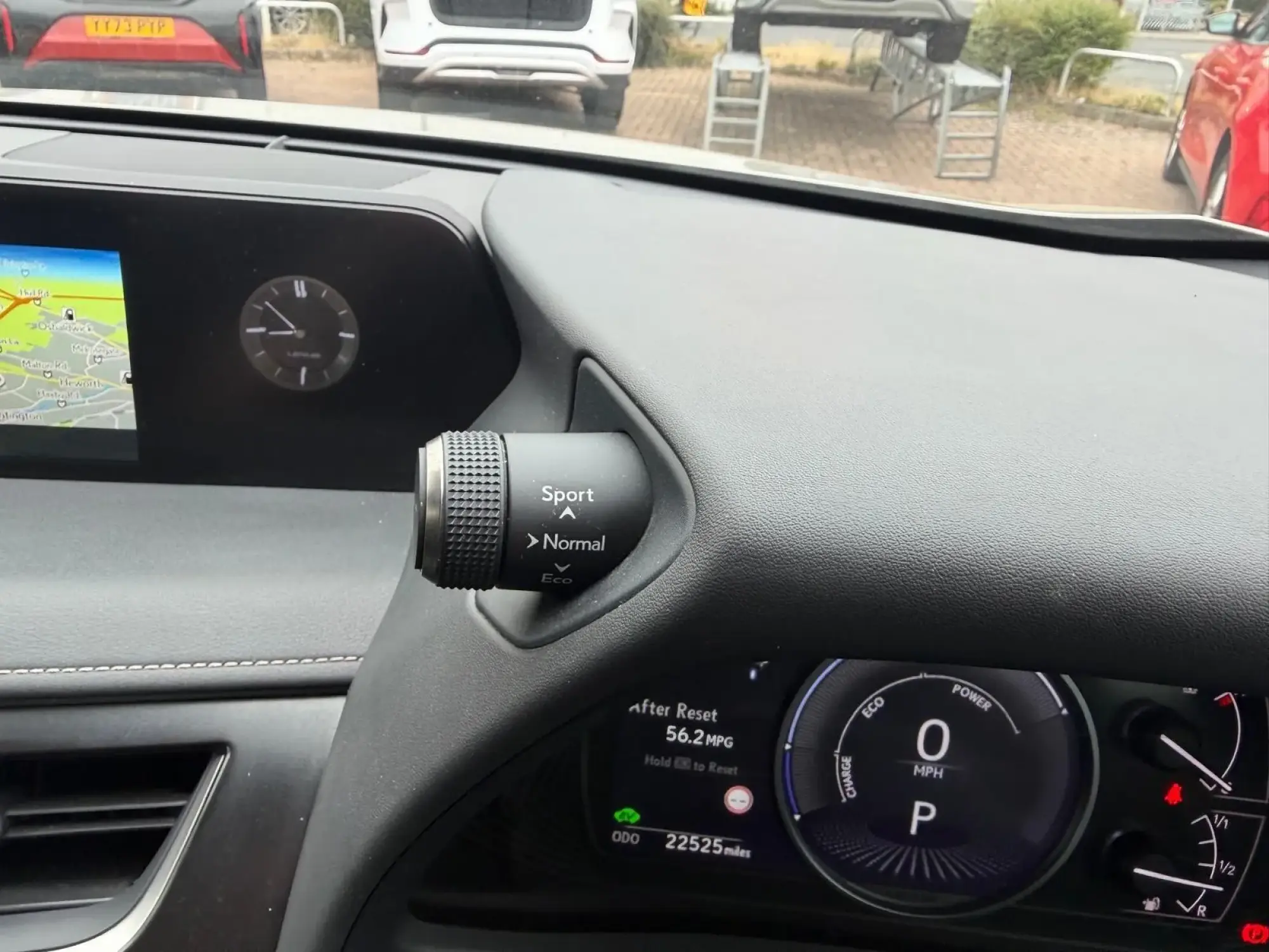 Lexus UX Self-Charging Hybrid Image 15