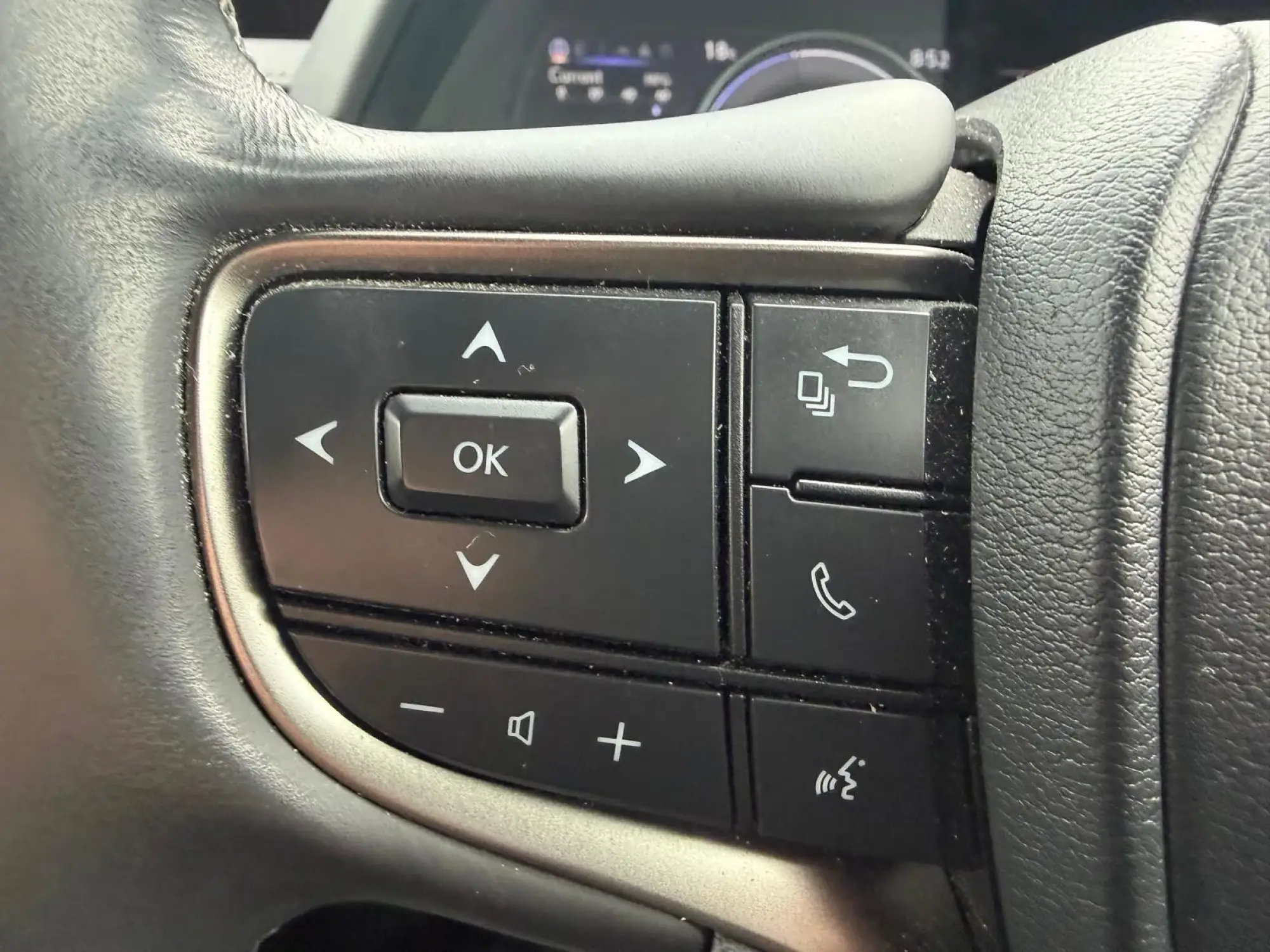 Lexus UX Self-Charging Hybrid Image 18