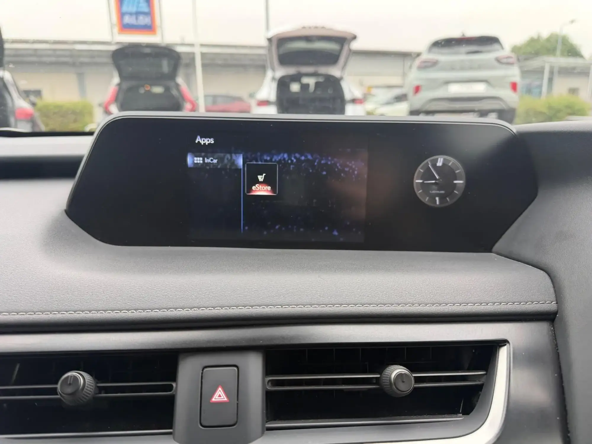 Lexus UX Self-Charging Hybrid Image 27