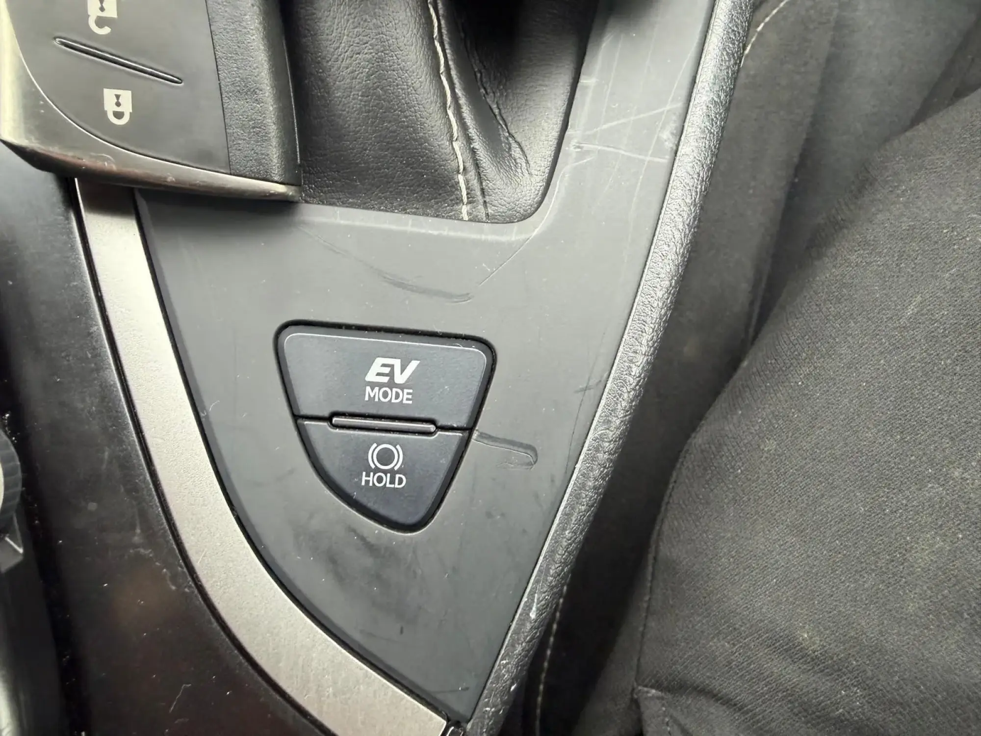 Lexus UX Self-Charging Hybrid Image 31