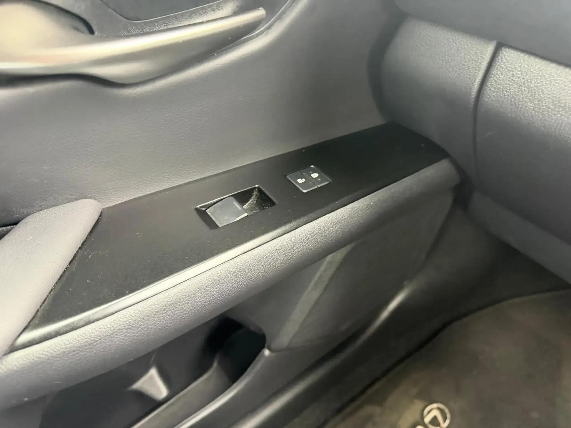 Lexus UX Self-Charging Hybrid Image 32