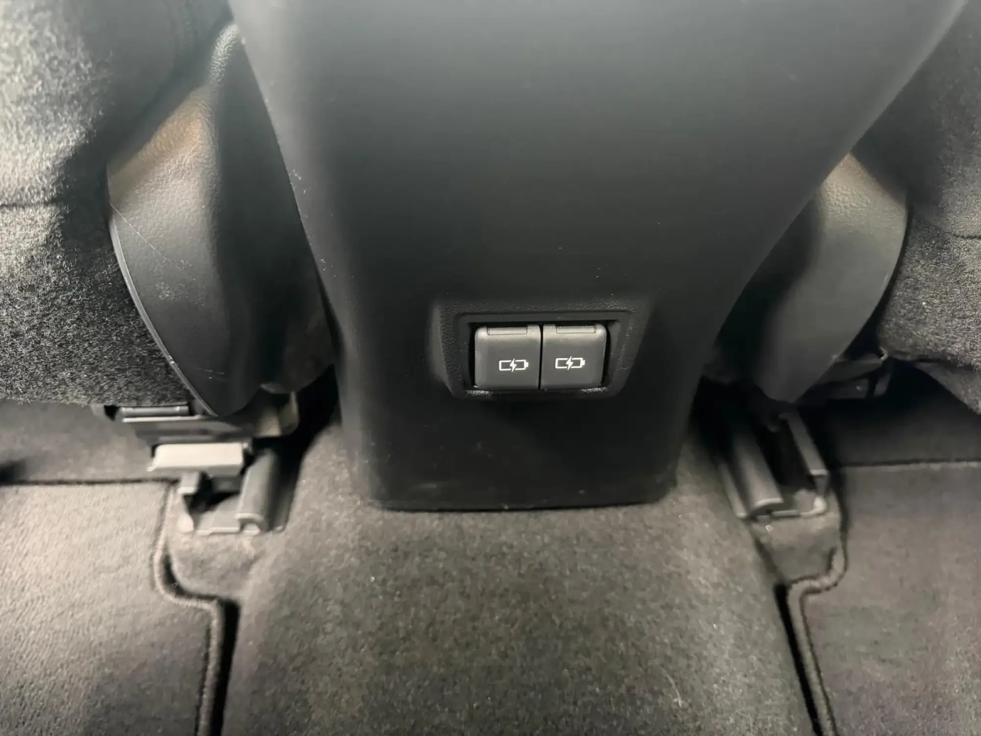 Lexus UX Self-Charging Hybrid Image 36