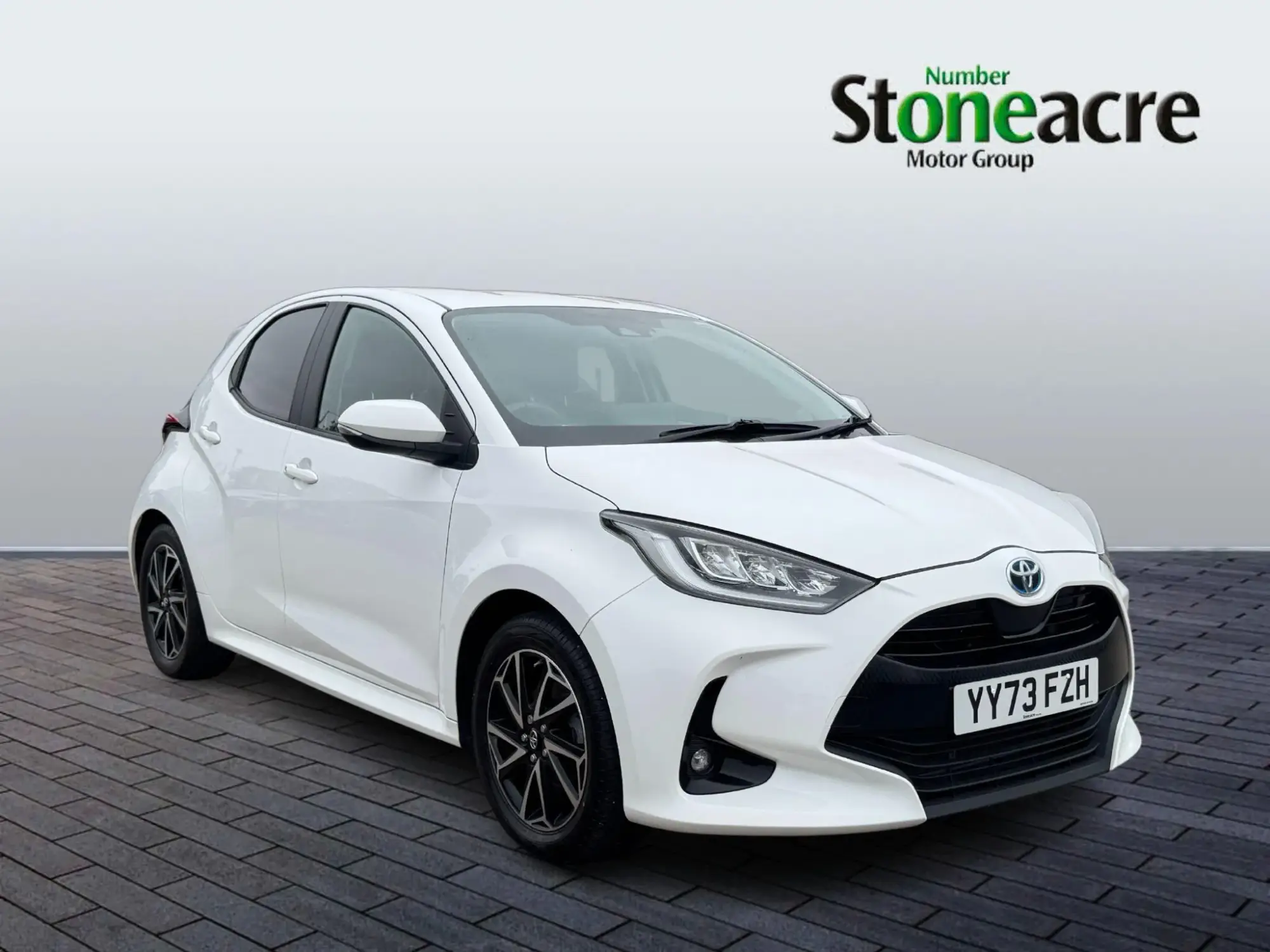 Toyota Yaris 1.5 Hybrid Design 5dr CVT YY73FZH Image 1 Toyota Yaris 1.5 Hybrid Design 5dr CVT YY73FZH Image 1