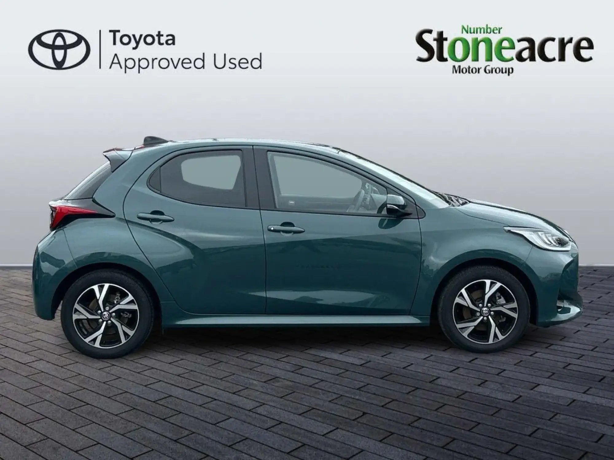 Toyota Yaris Image 2