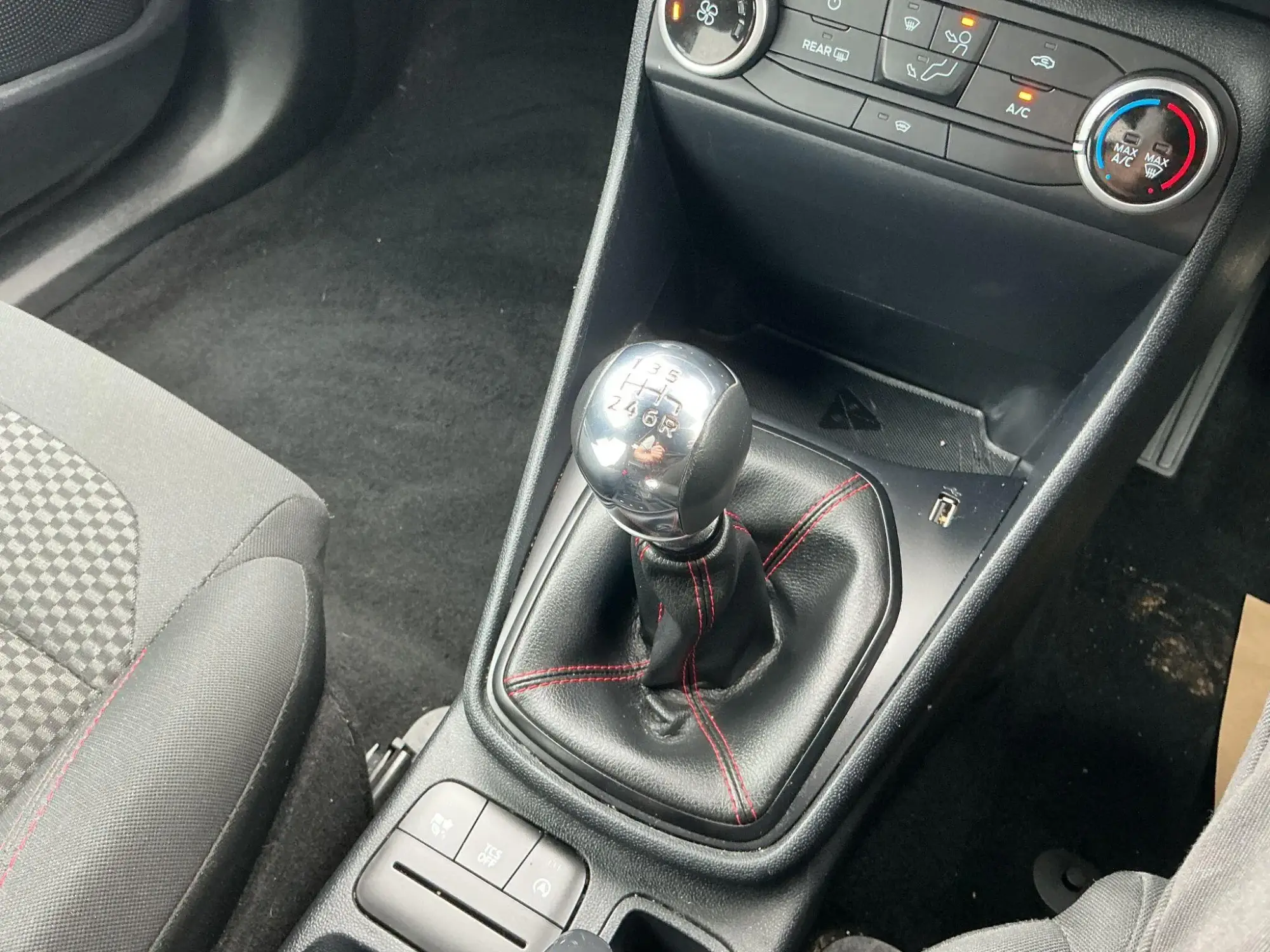Ford Fiesta Image 10