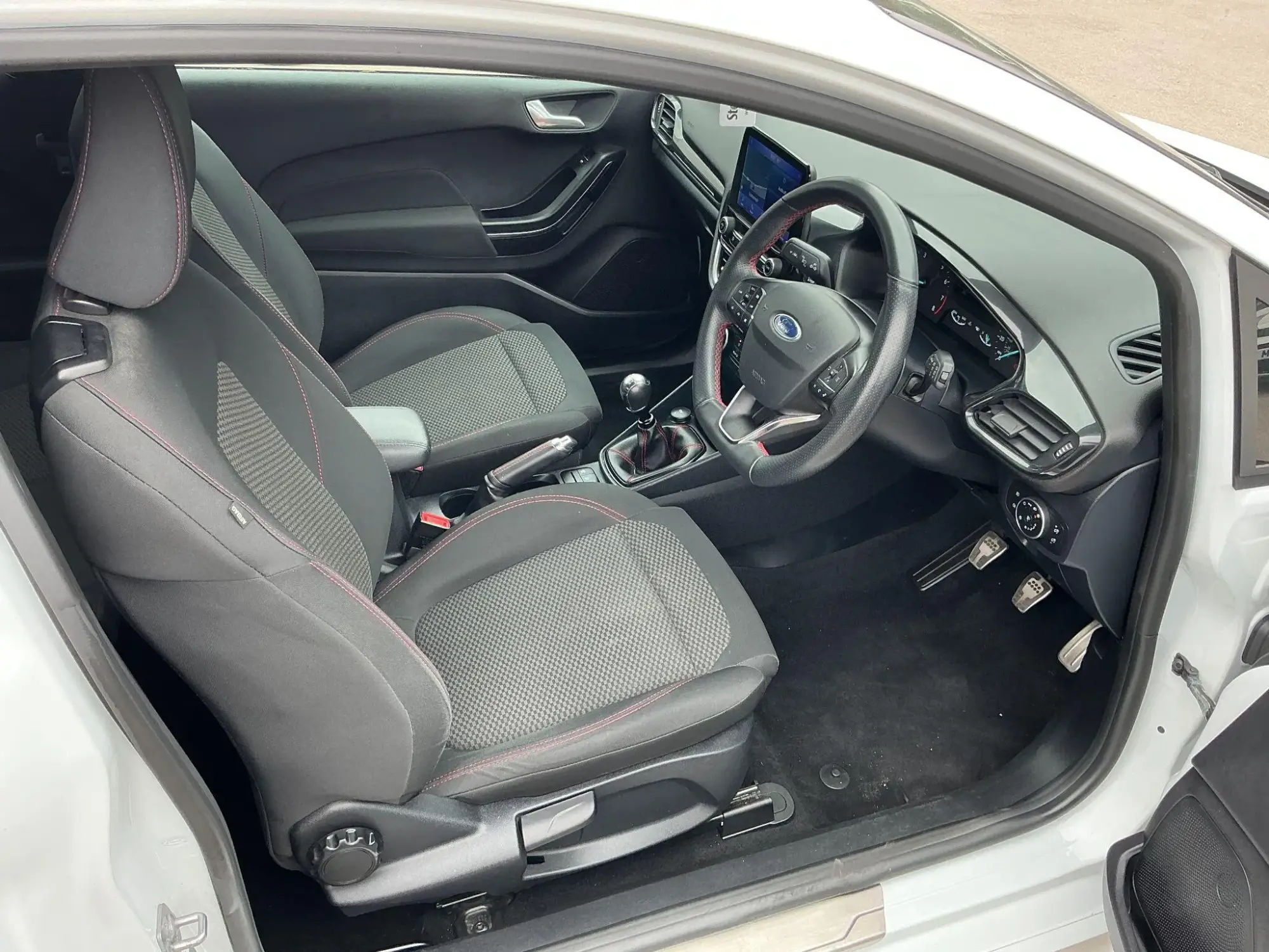 Ford Fiesta Image 11