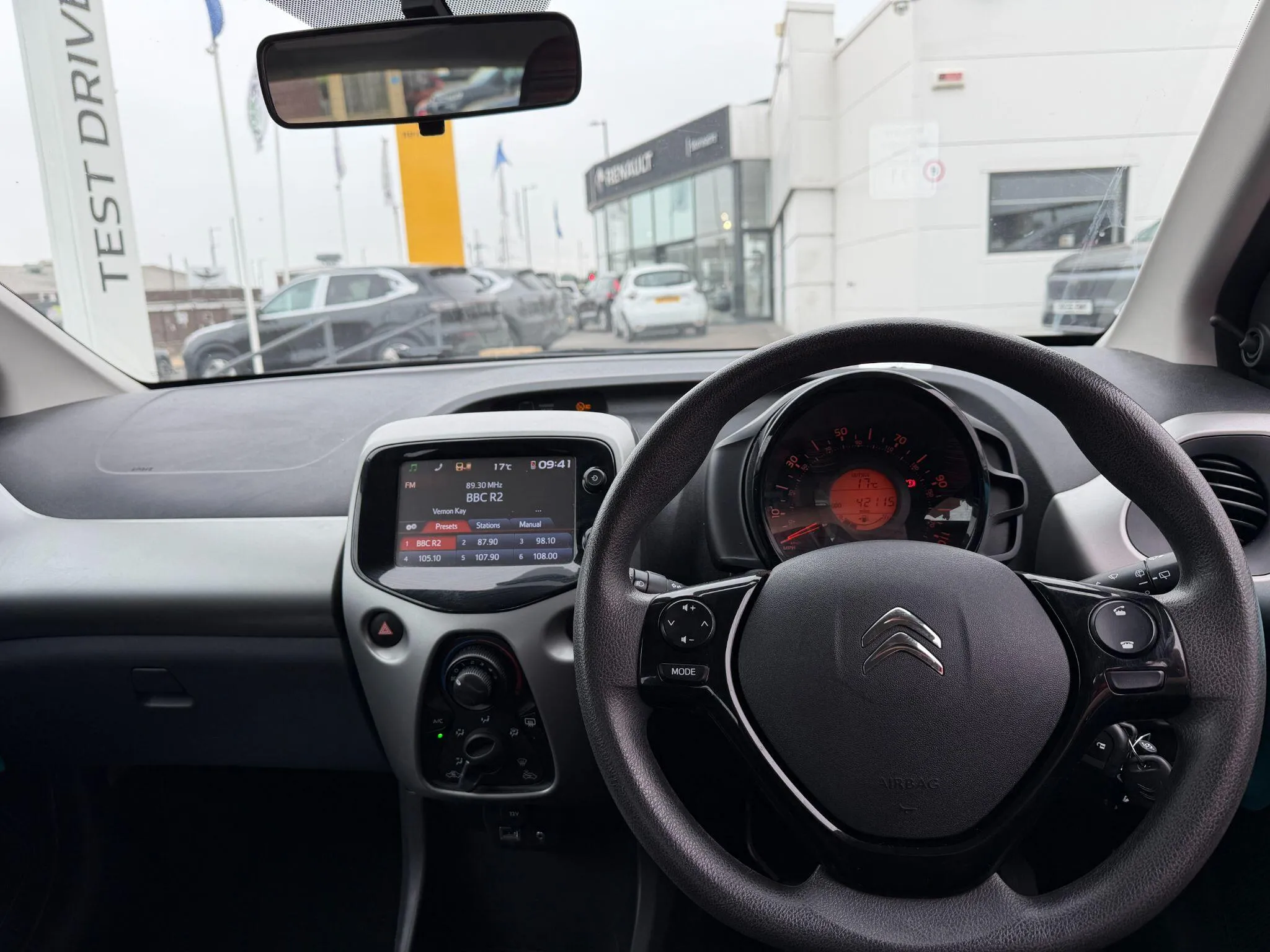 2017 Citroen C1 thumbnail 11