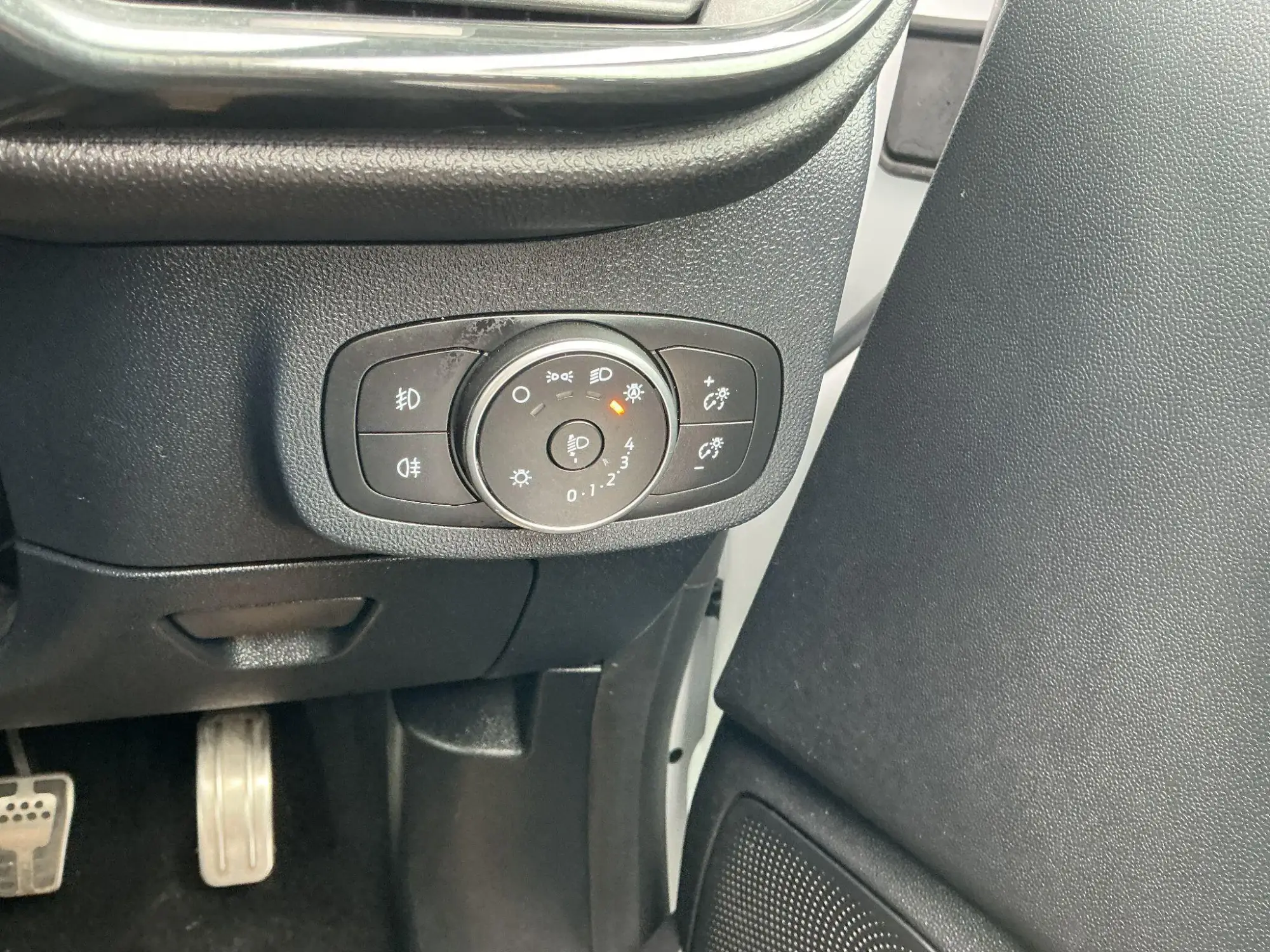 Ford Fiesta Image 18