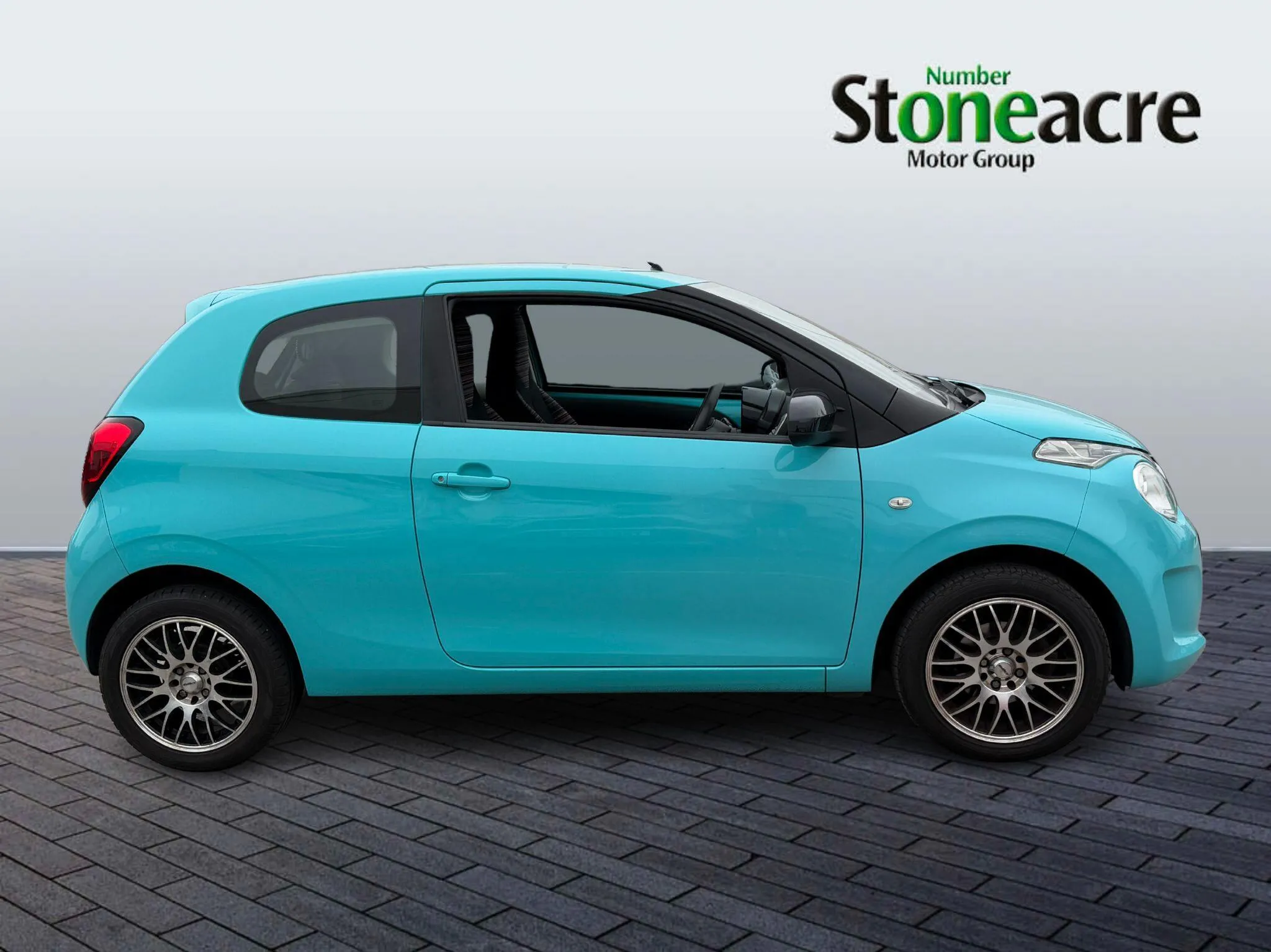 2017 Citroen C1 thumbnail 2