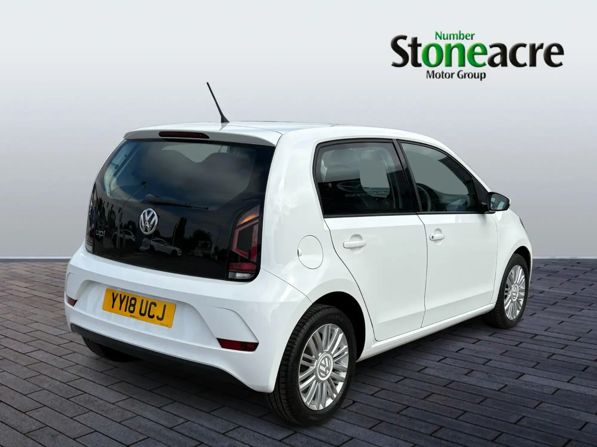 Volkswagen up! Image 8