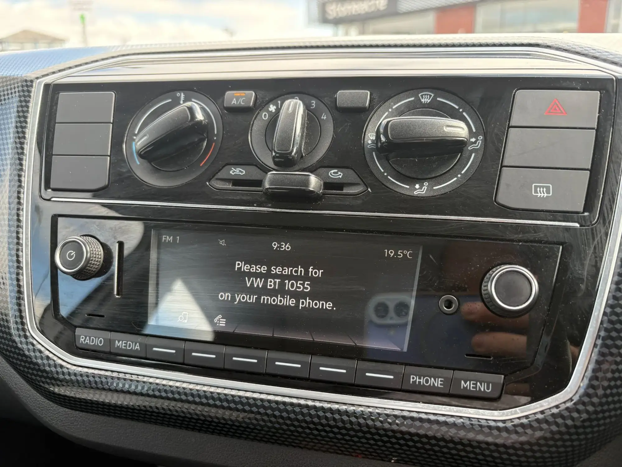 Volkswagen up! Image 14