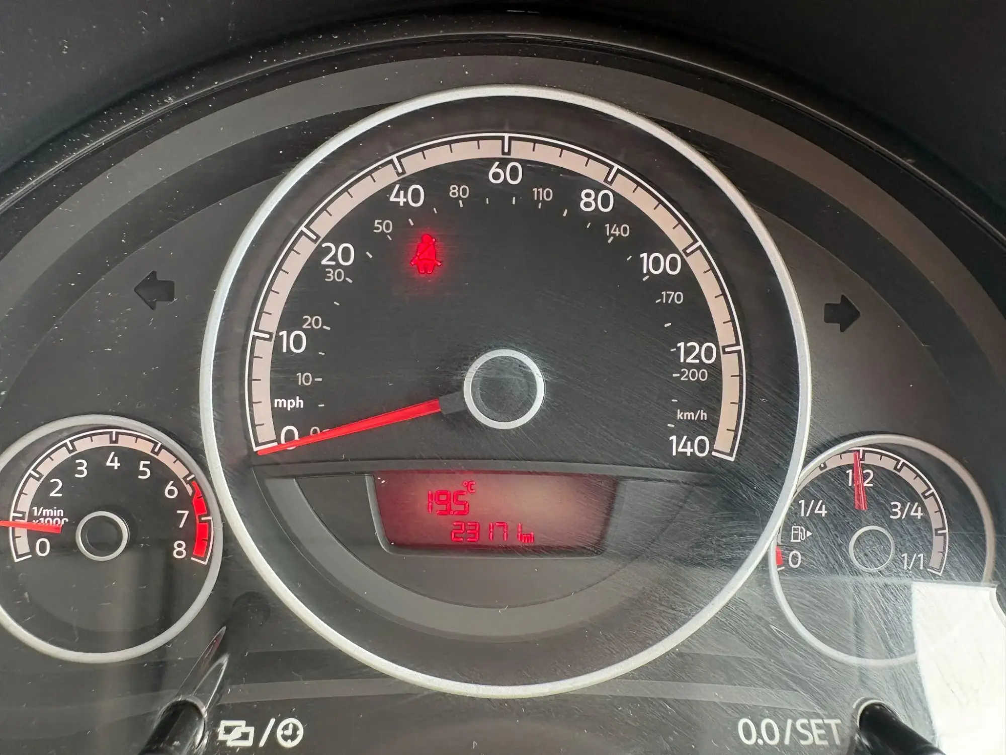 Volkswagen up! Image 15