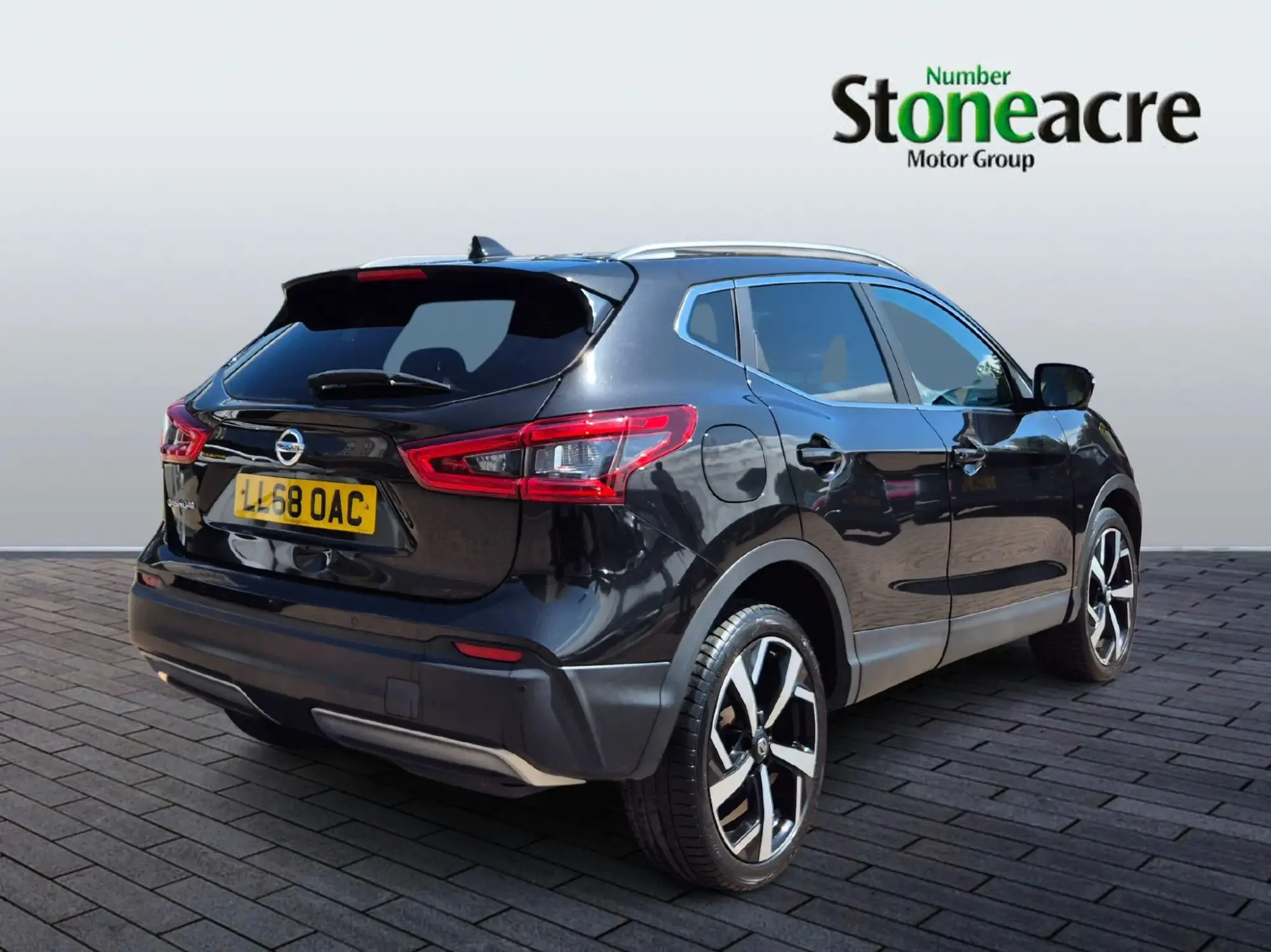 Nissan Qashqai 1.5 dCi Tekna SUV 5dr Diesel Manual Euro 6 (s/s) (115 ps) LL68OAC Image 3