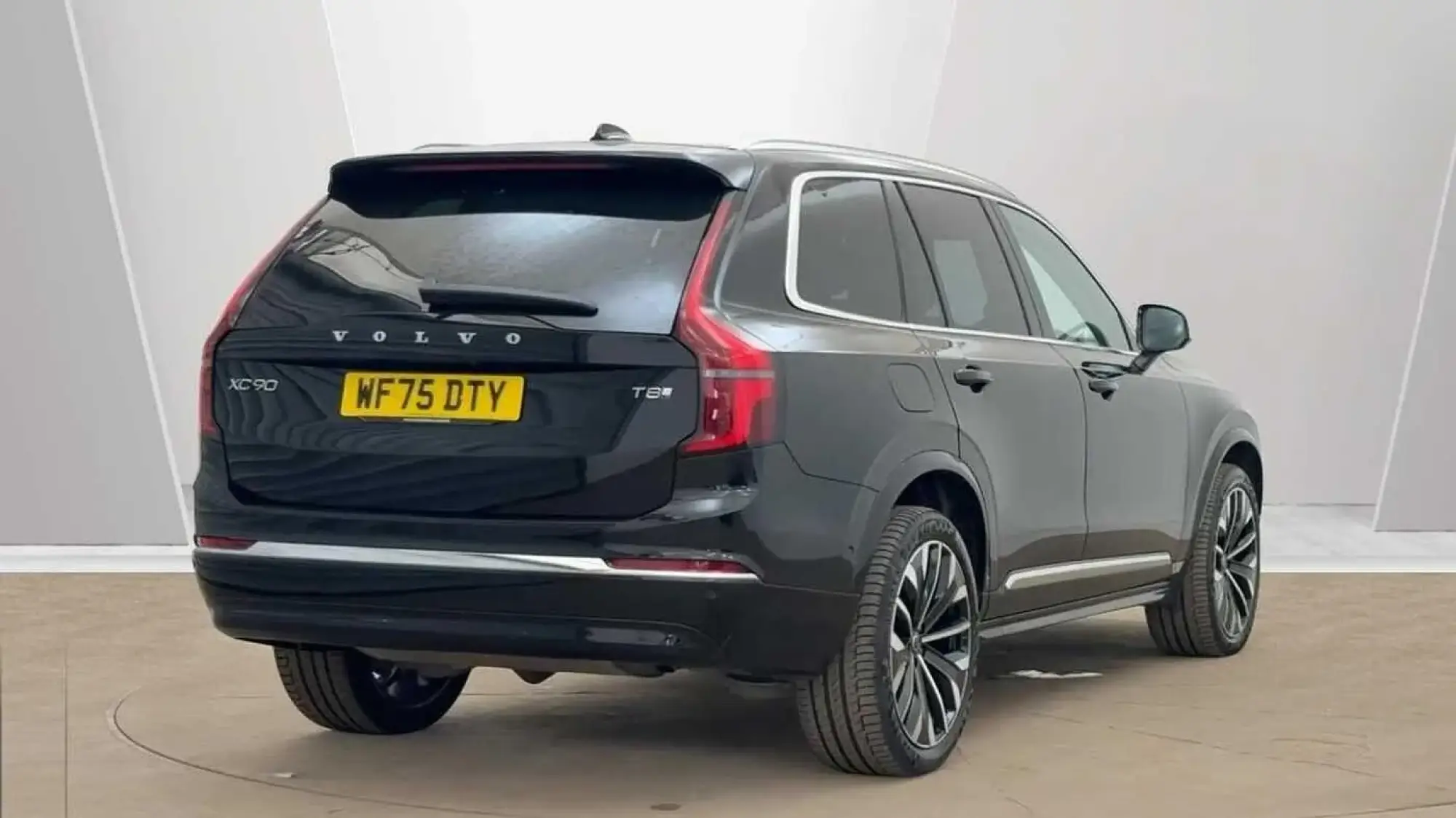 Volvo XC90 Plug-In Hybrid Image 3 Volvo XC90 Plug-In Hybrid Image 3