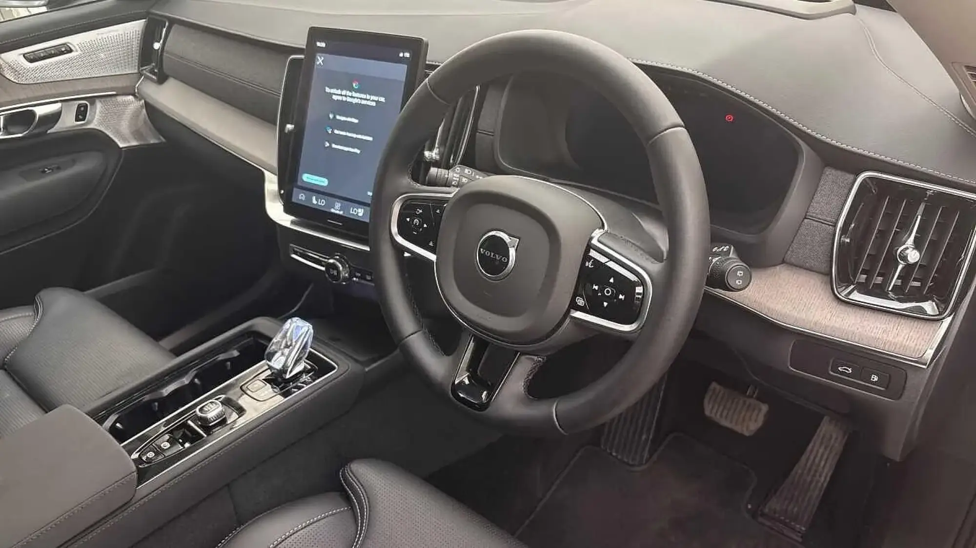 Volvo XC90 Plug-In Hybrid Image 9 Volvo XC90 Plug-In Hybrid Image 9