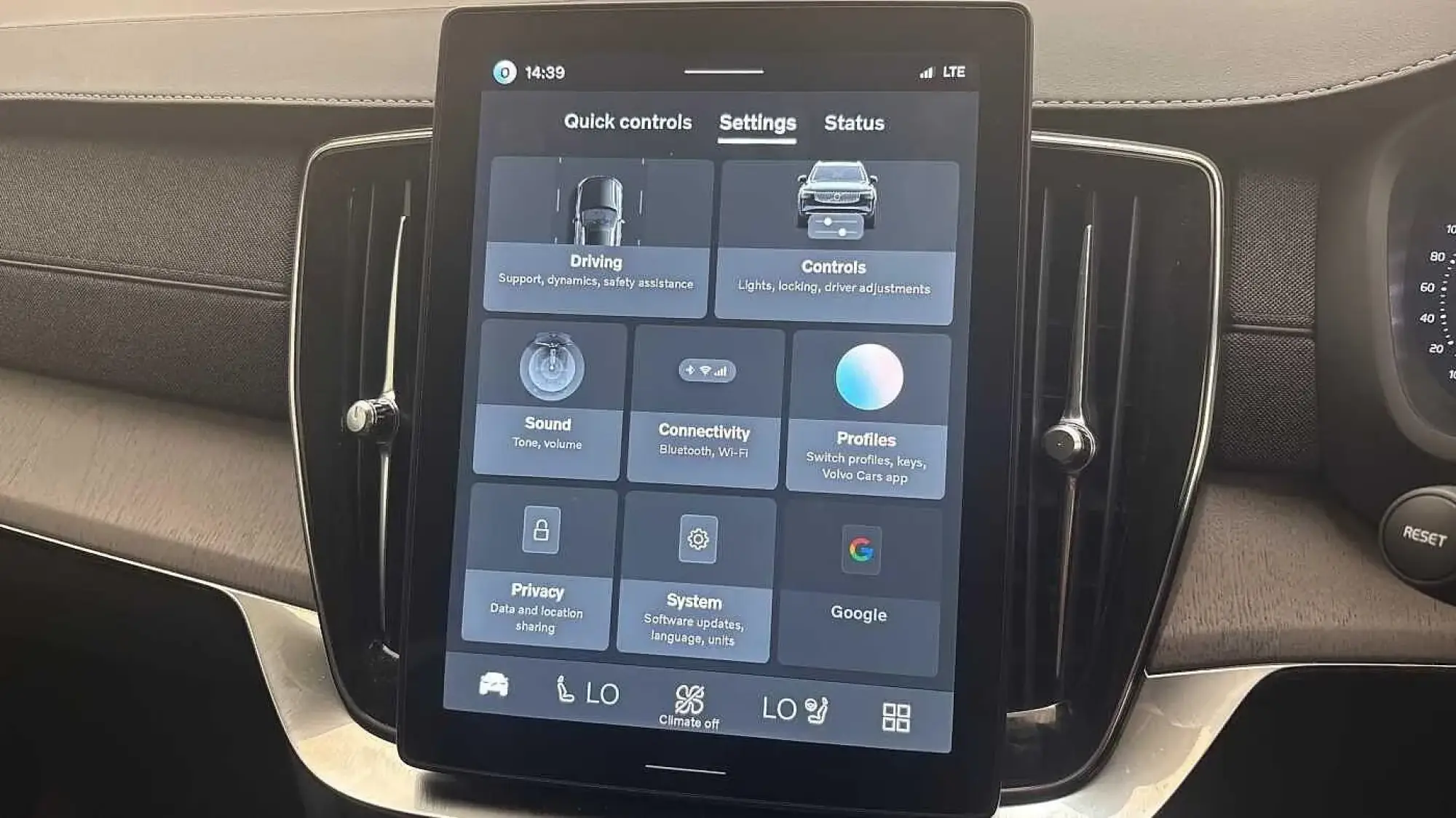 Volvo XC90 Plug-In Hybrid Image 33 Volvo XC90 Plug-In Hybrid Image 33