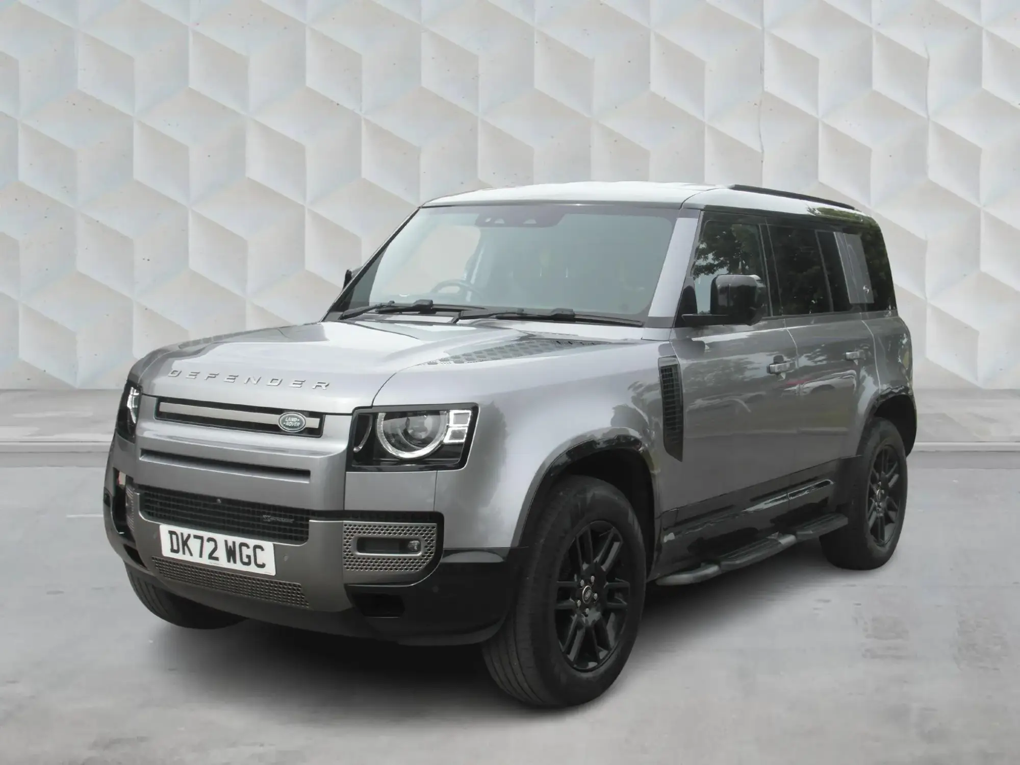 Land Rover Defender 110 3.0 D250 MHEV X-Dynamic S Auto 4WD Euro 6 (s/s) 5dr DK72WGC Image 3