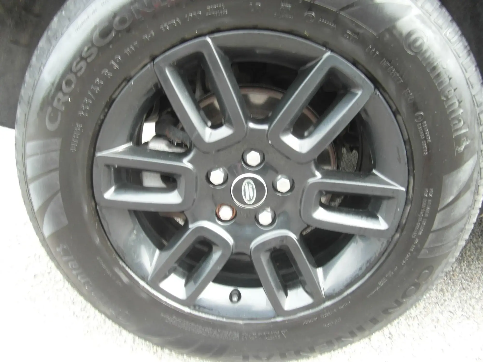 Land Rover Defender 110 Image 22