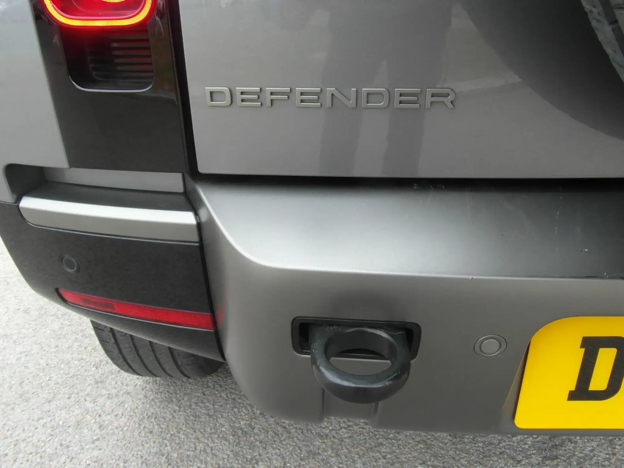 Land Rover Defender 110 Image 35
