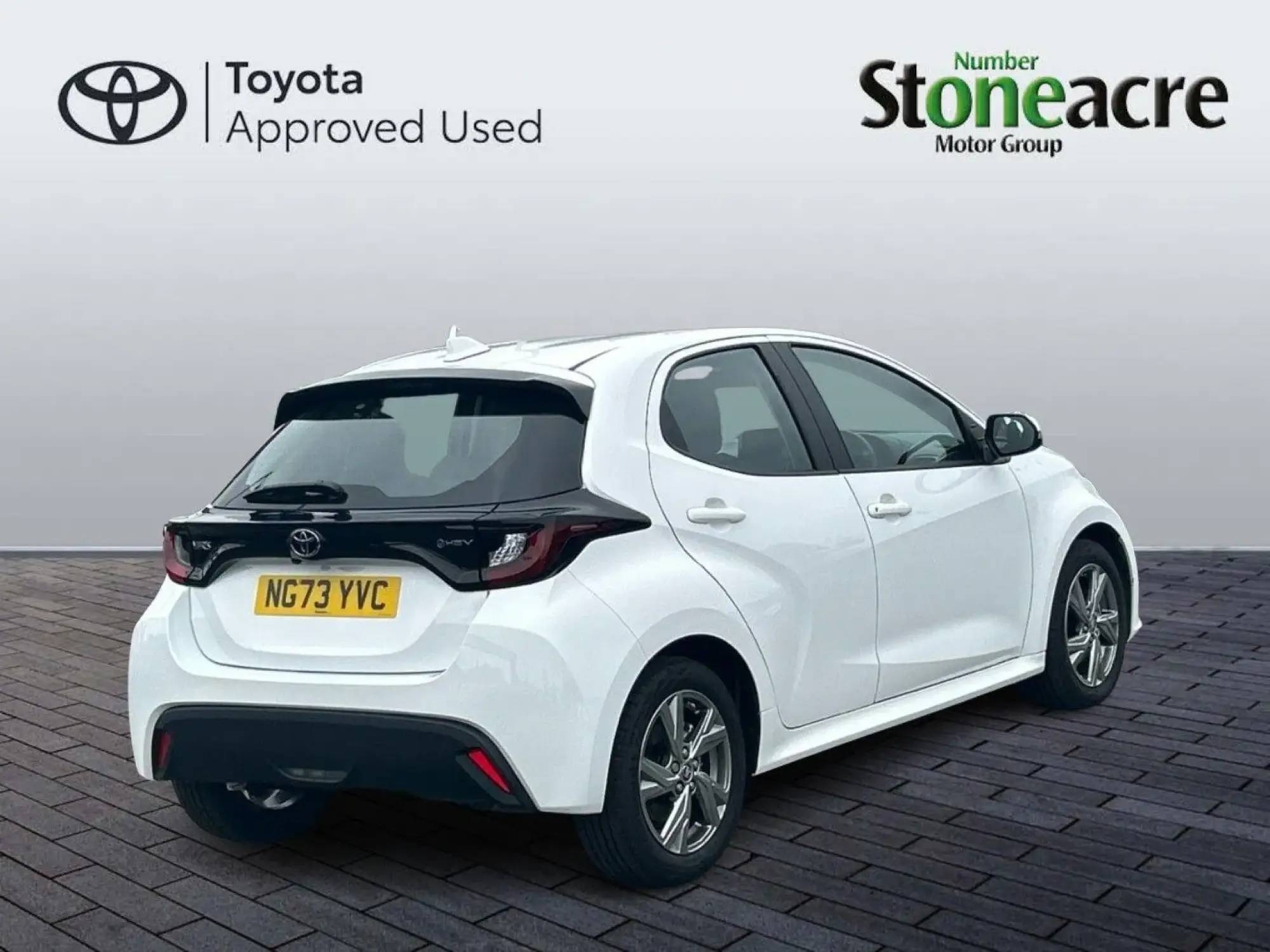 Toyota Yaris 1.5 Hybrid Icon 5dr CVT NG73YVC Image 3
