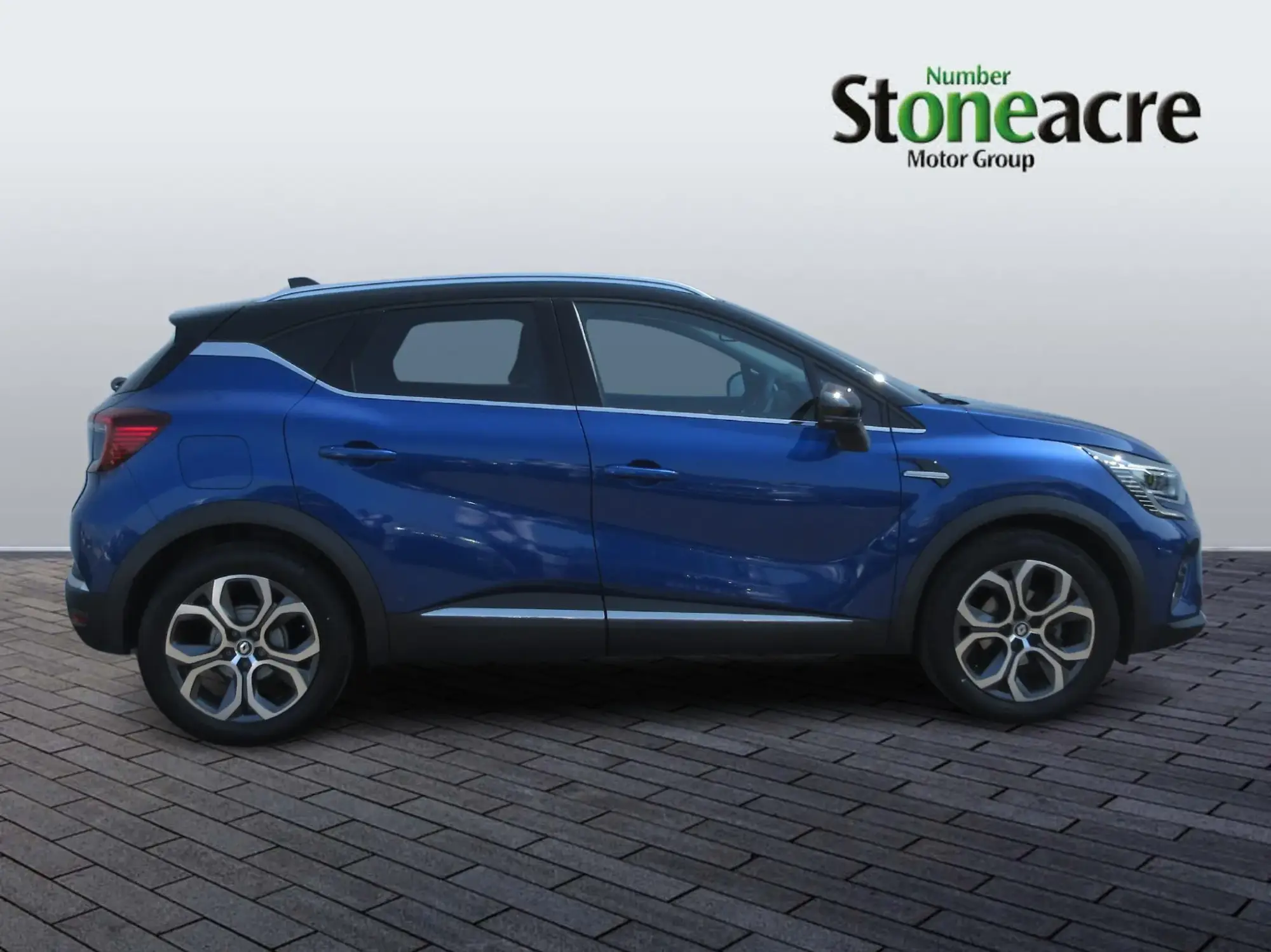 Renault Captur Image 2