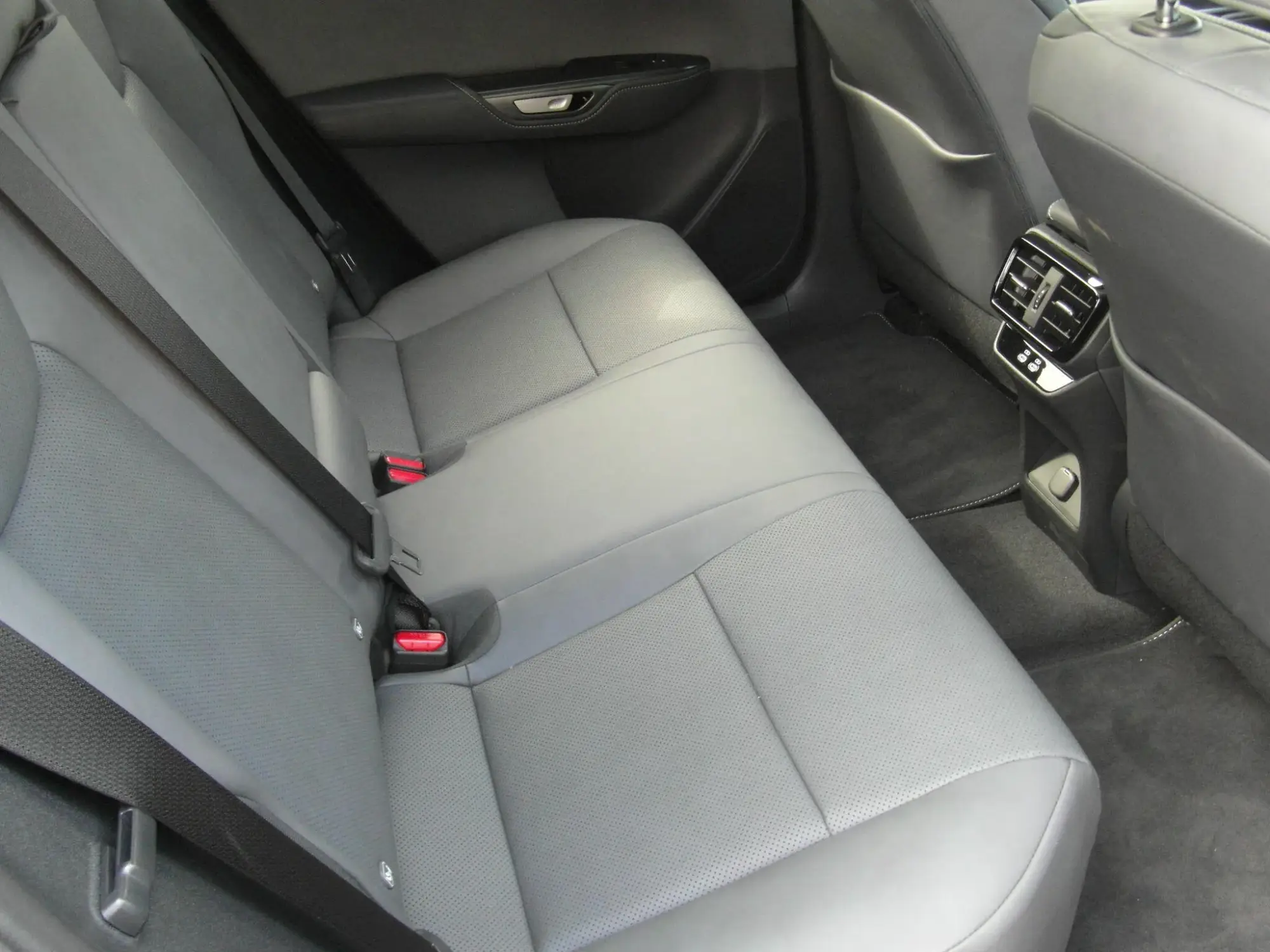 Lexus RZ Image 25 Lexus RZ Image 25