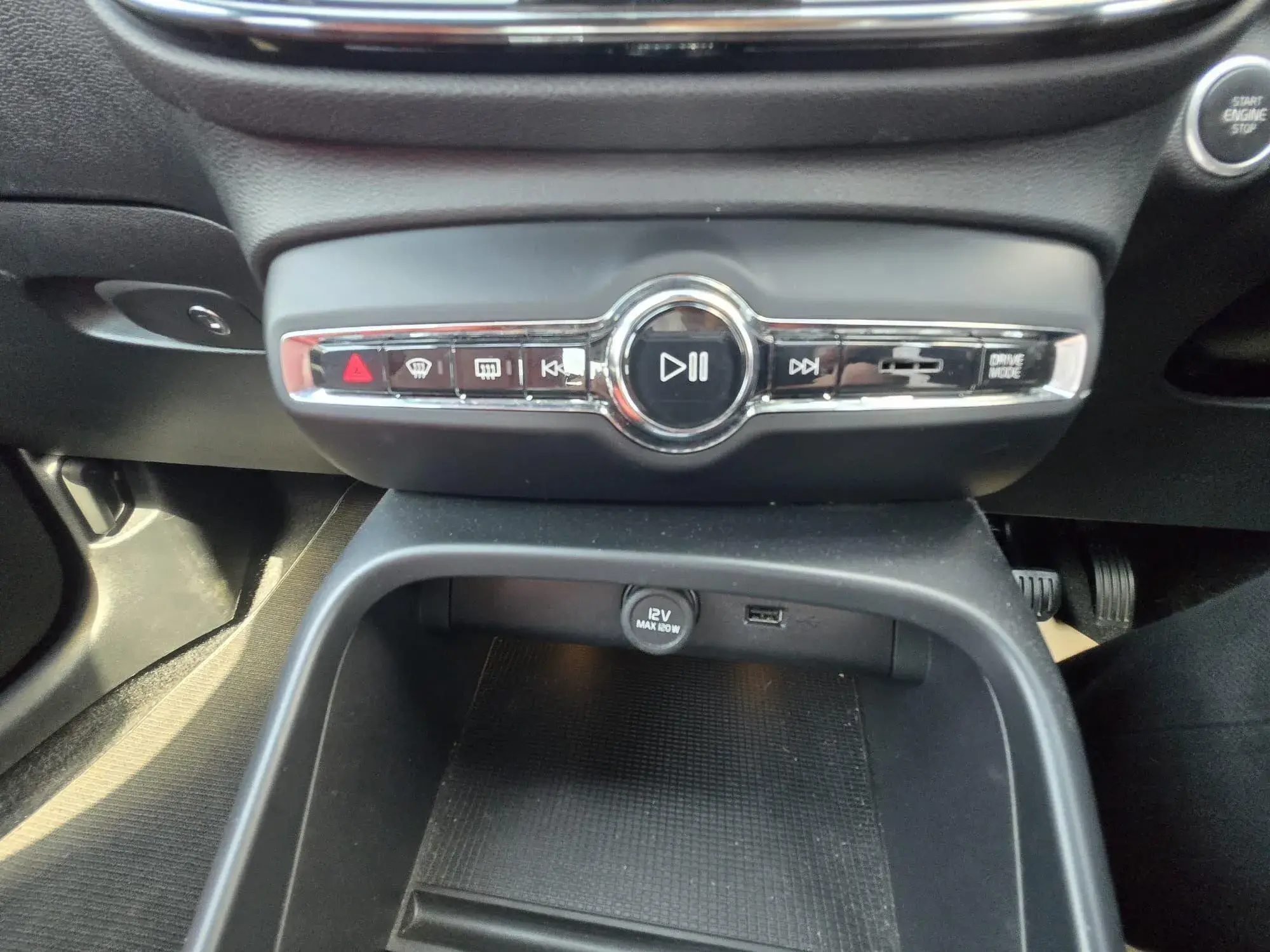 Volvo XC40 Image 19