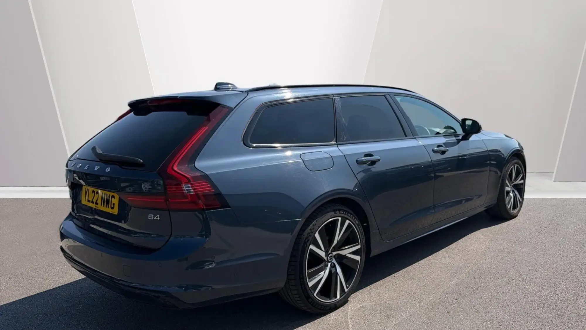 Volvo V90 Image 2