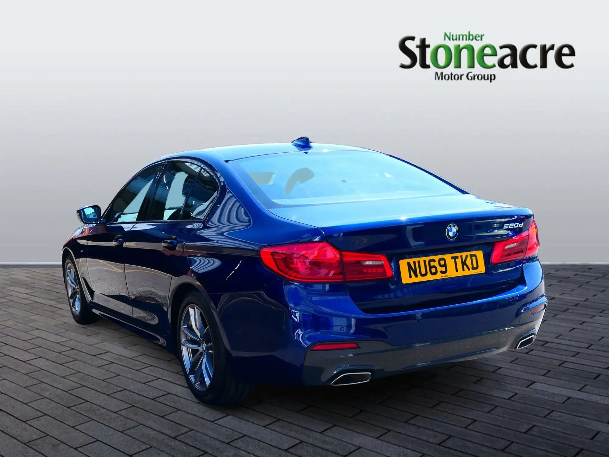 BMW 5 Series Image 4 BMW 5 Series Image 4