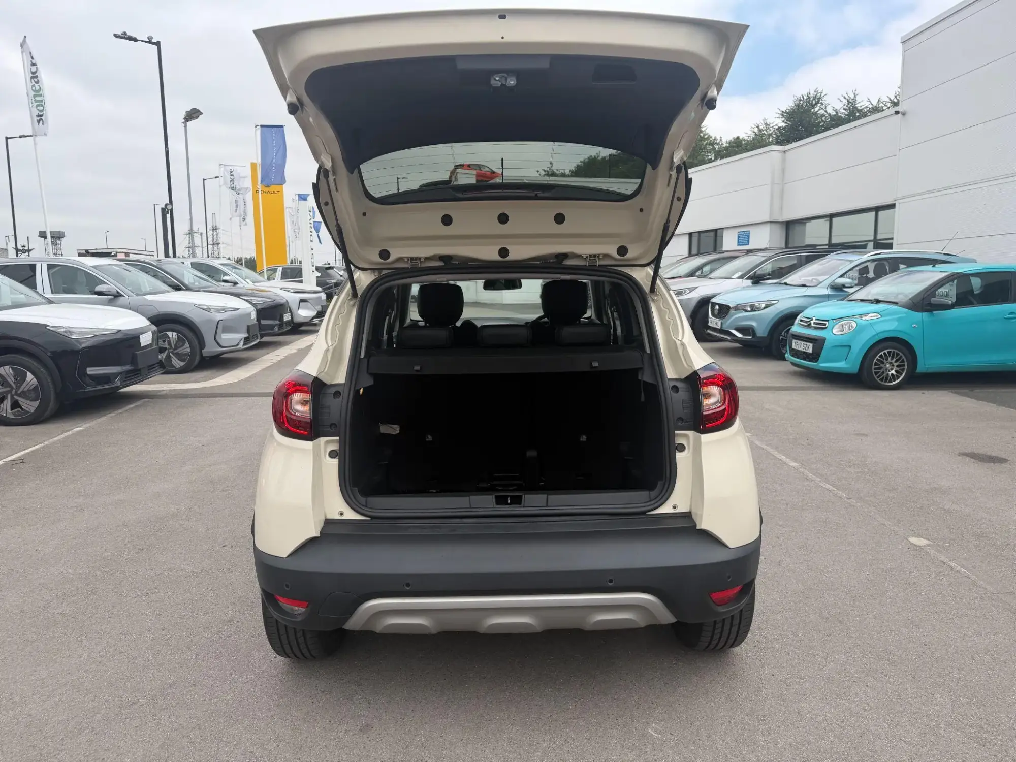 Renault Captur Image 10 Renault Captur Image 10