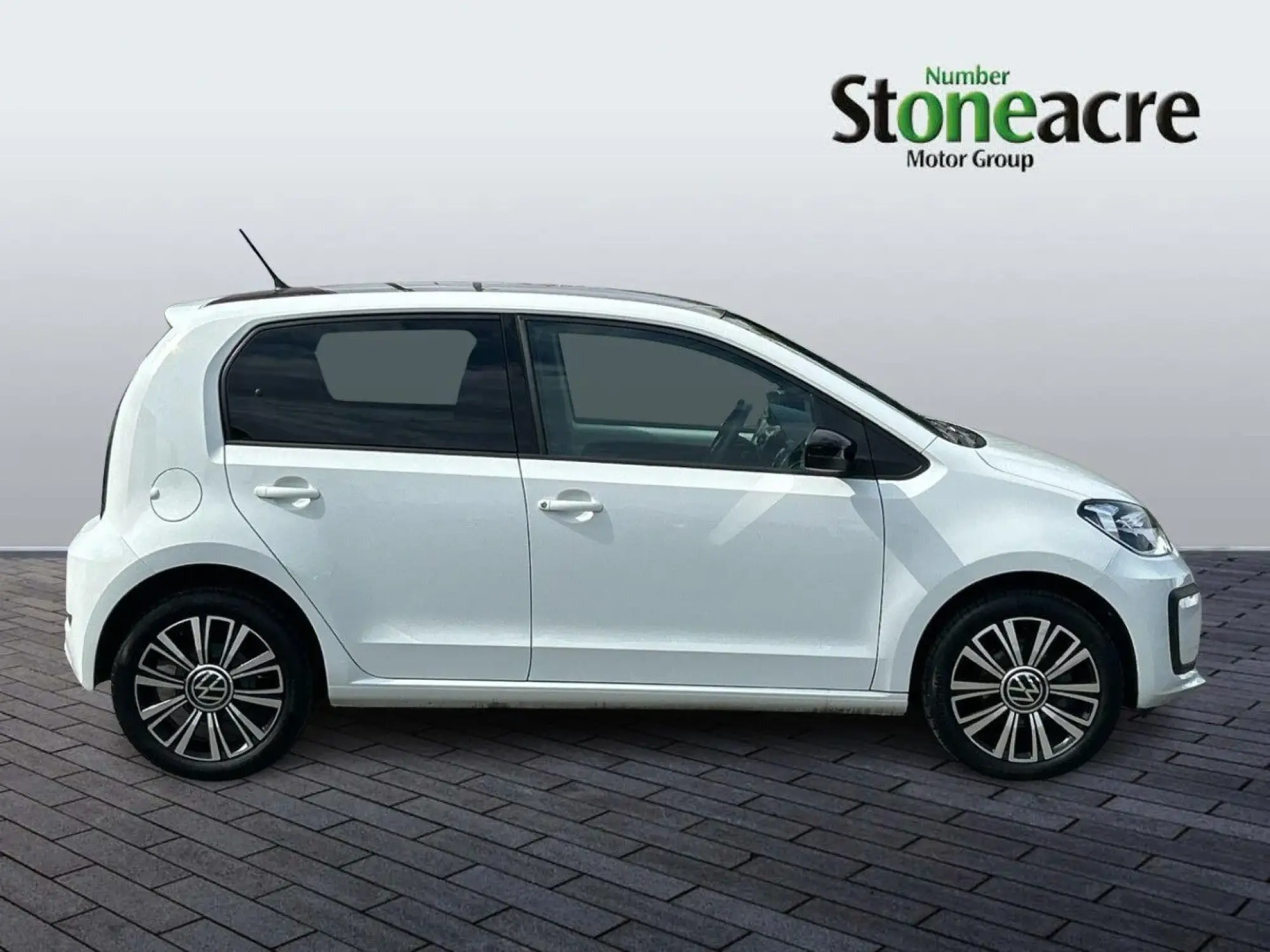 Volkswagen up! 1.0 65PS Black Edition 5dr ND22PVZ Image 2