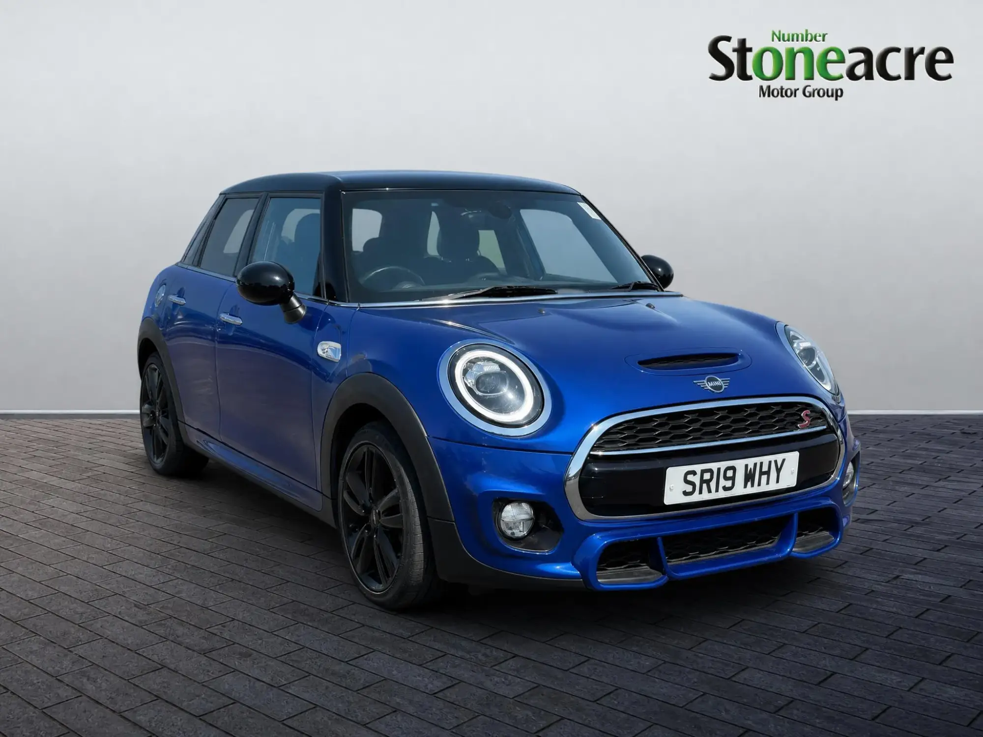 MINI Hatch 2.0 Cooper S Sport Steptronic Euro 6 (s/s) 5dr SR19MHY Image 1