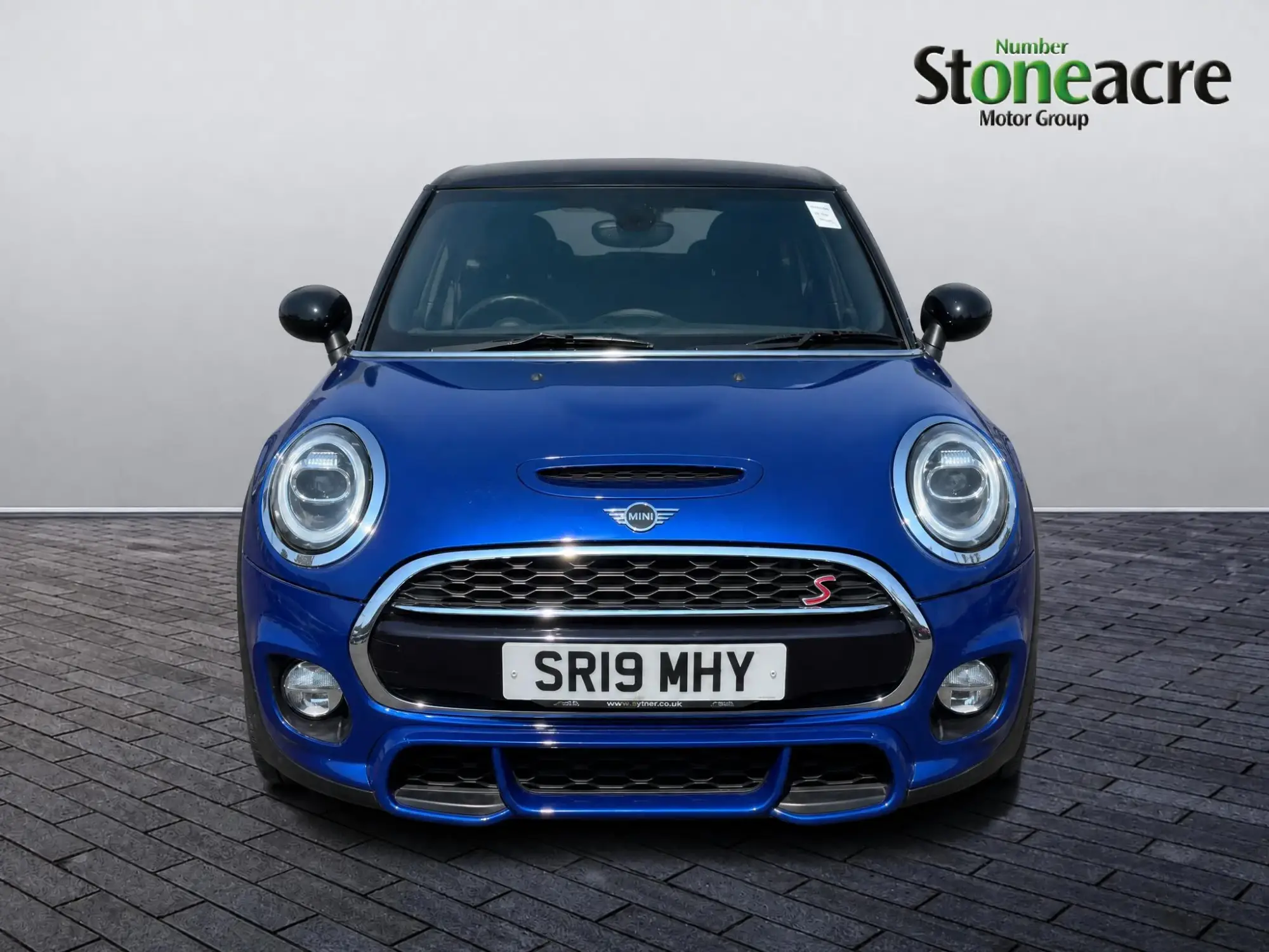 MINI Hatch 2.0 Cooper S Sport Steptronic Euro 6 (s/s) 5dr SR19MHY Image 2