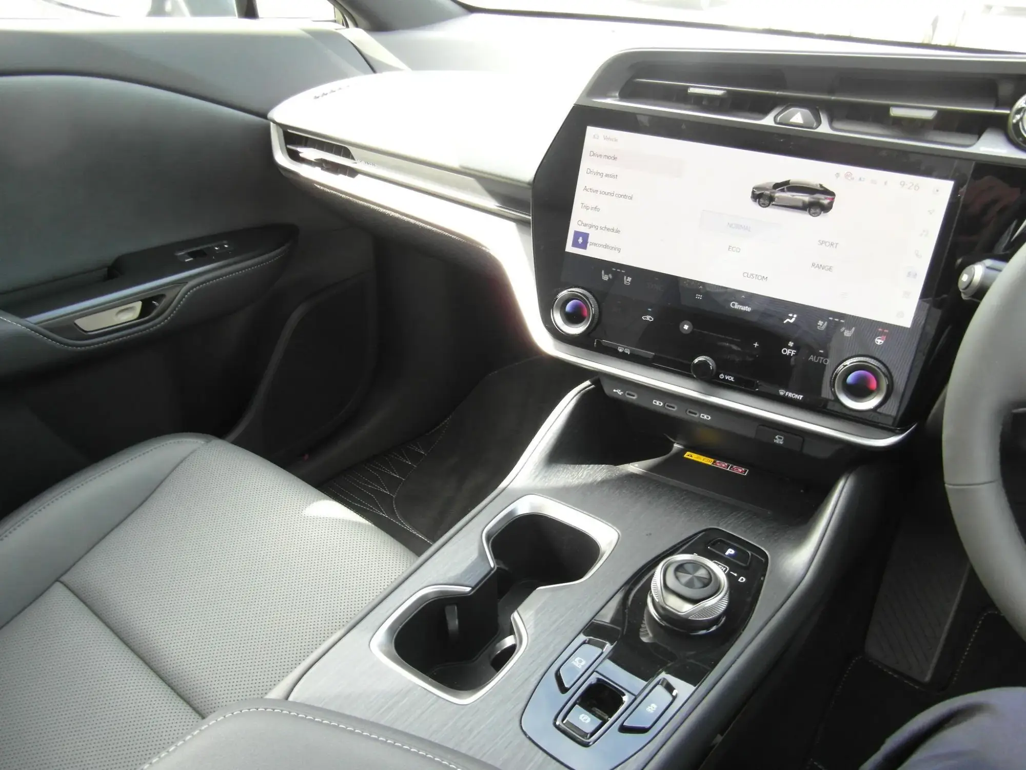 Lexus RZ Image 24 Lexus RZ Image 24
