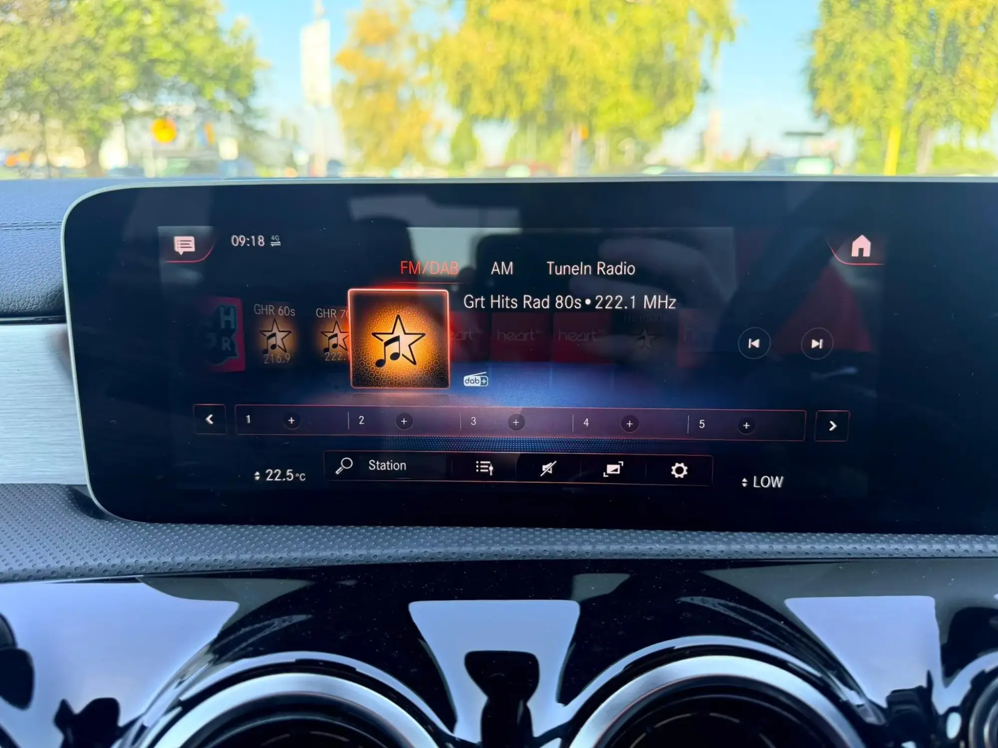 Mercedes-Benz CLA Image 19