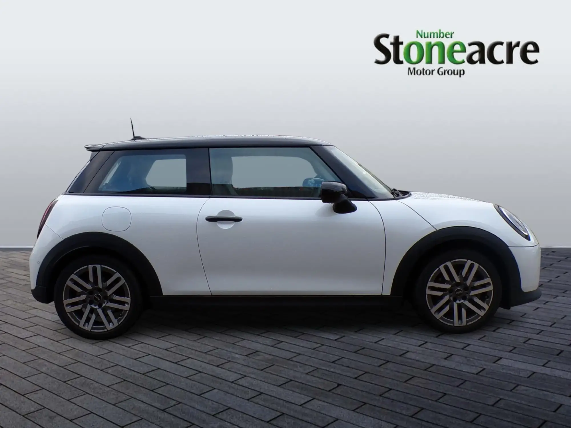 MINI Cooper Image 2 MINI Cooper Image 2