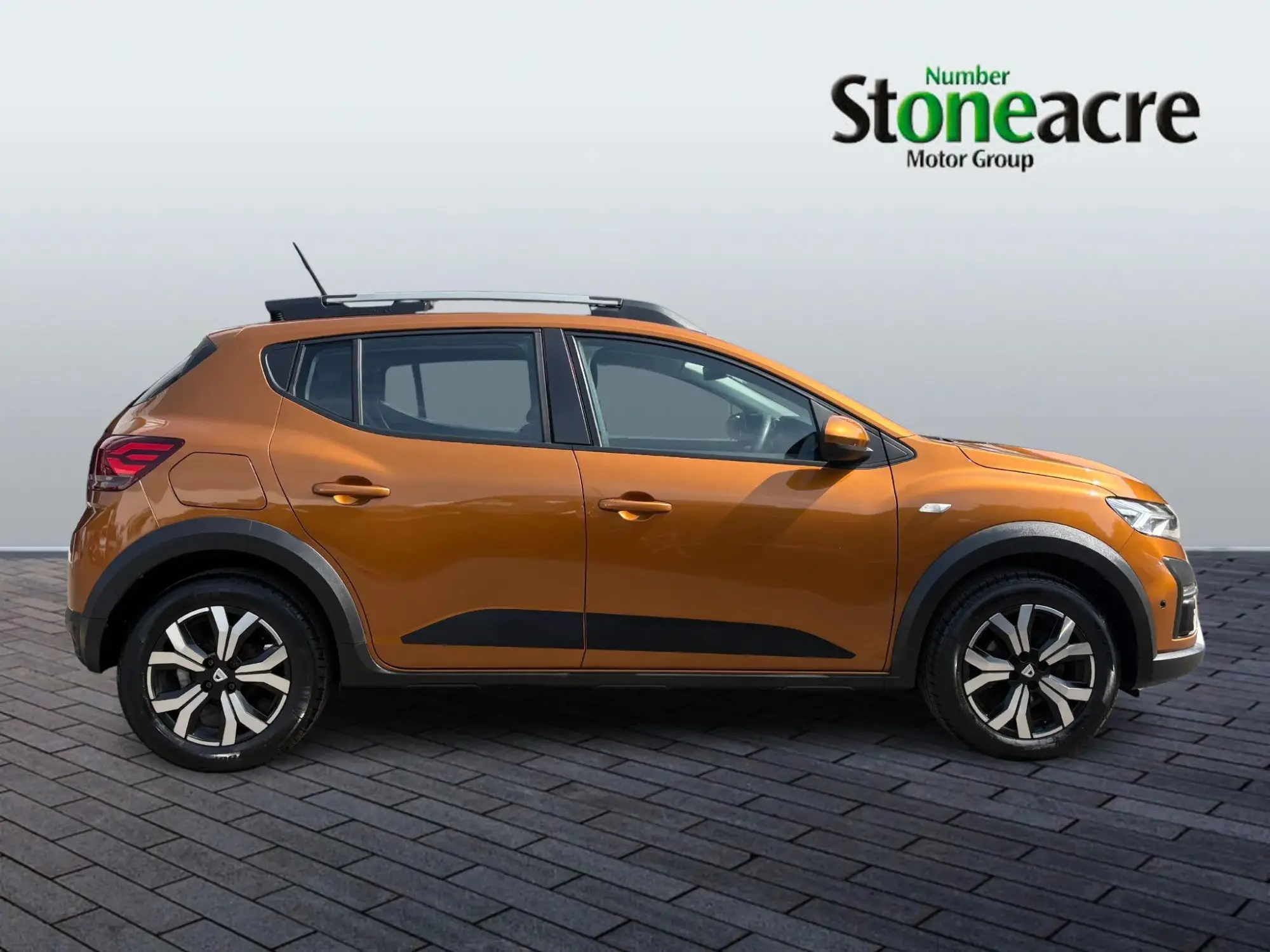 Dacia Sandero Stepway Stepway Prestige TCe 100 Bi-Fuel YT72CRU Image 2