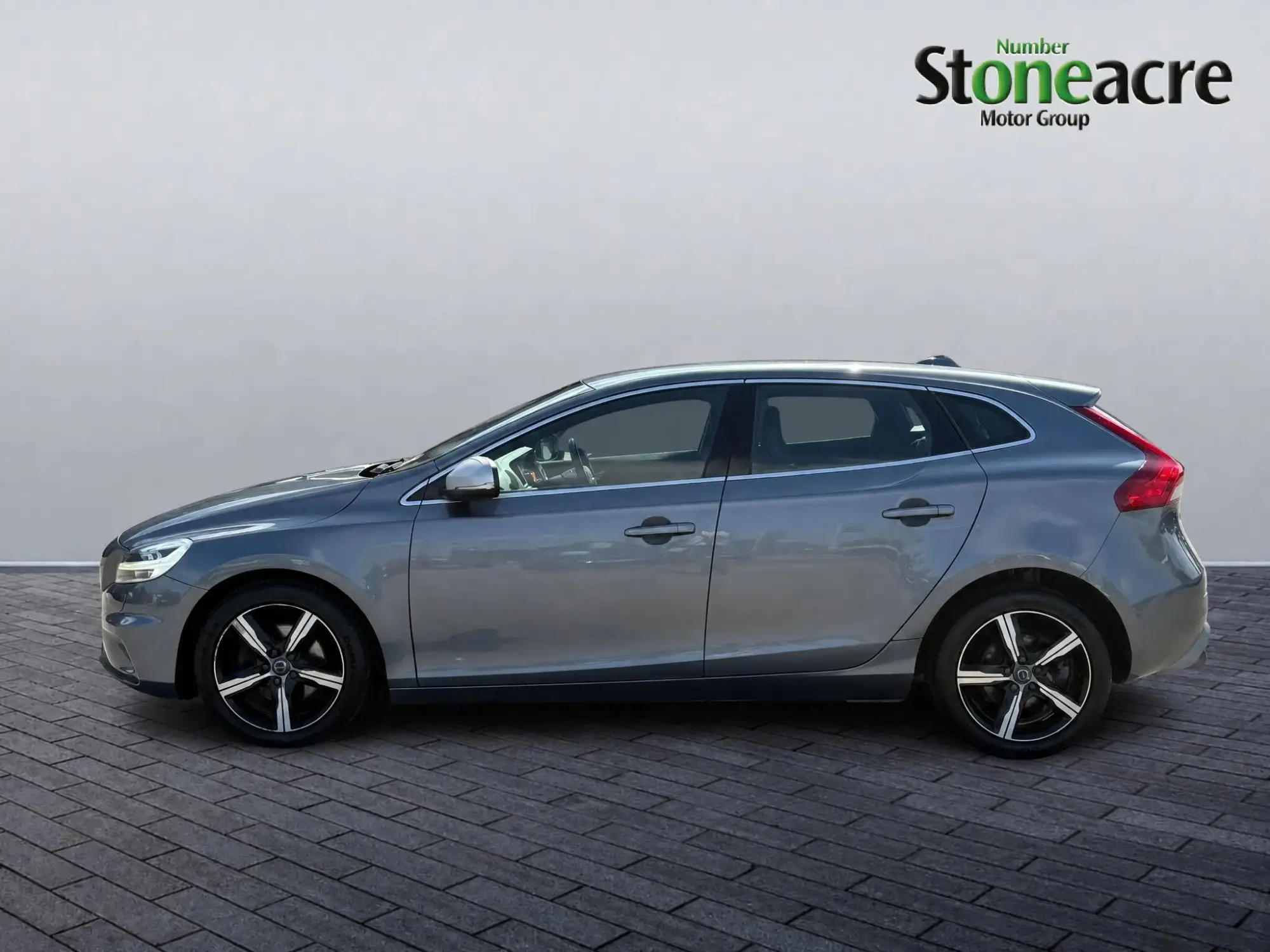 Volvo V40 Image 5 Volvo V40 Image 5