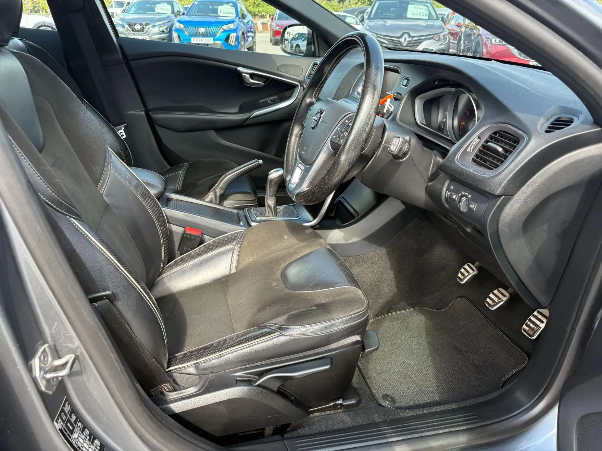 Volvo V40 Image 11 Volvo V40 Image 11