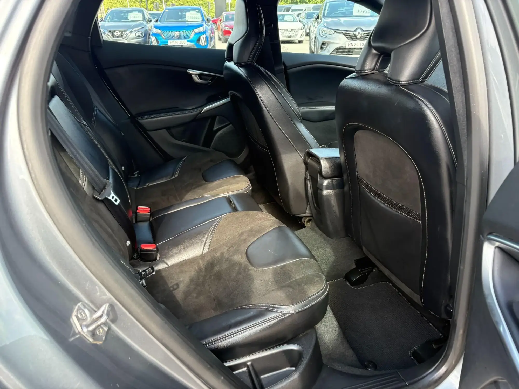 Volvo V40 Image 12 Volvo V40 Image 12