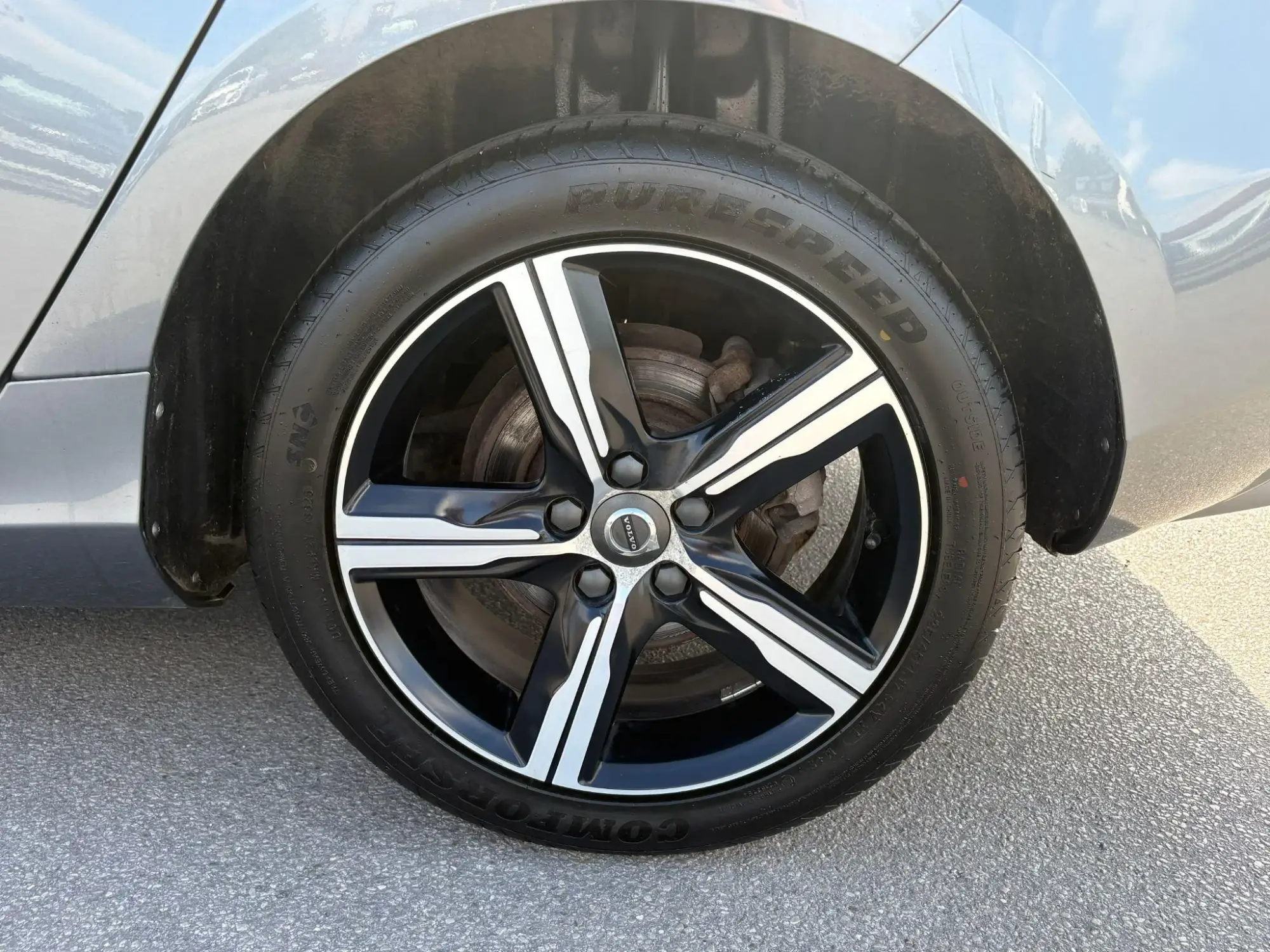 Volvo V40 Image 14 Volvo V40 Image 14