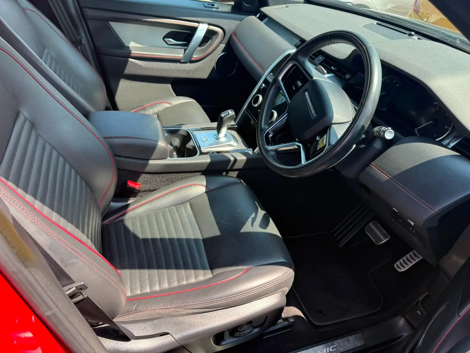 Land Rover Discovery Sport Image 12