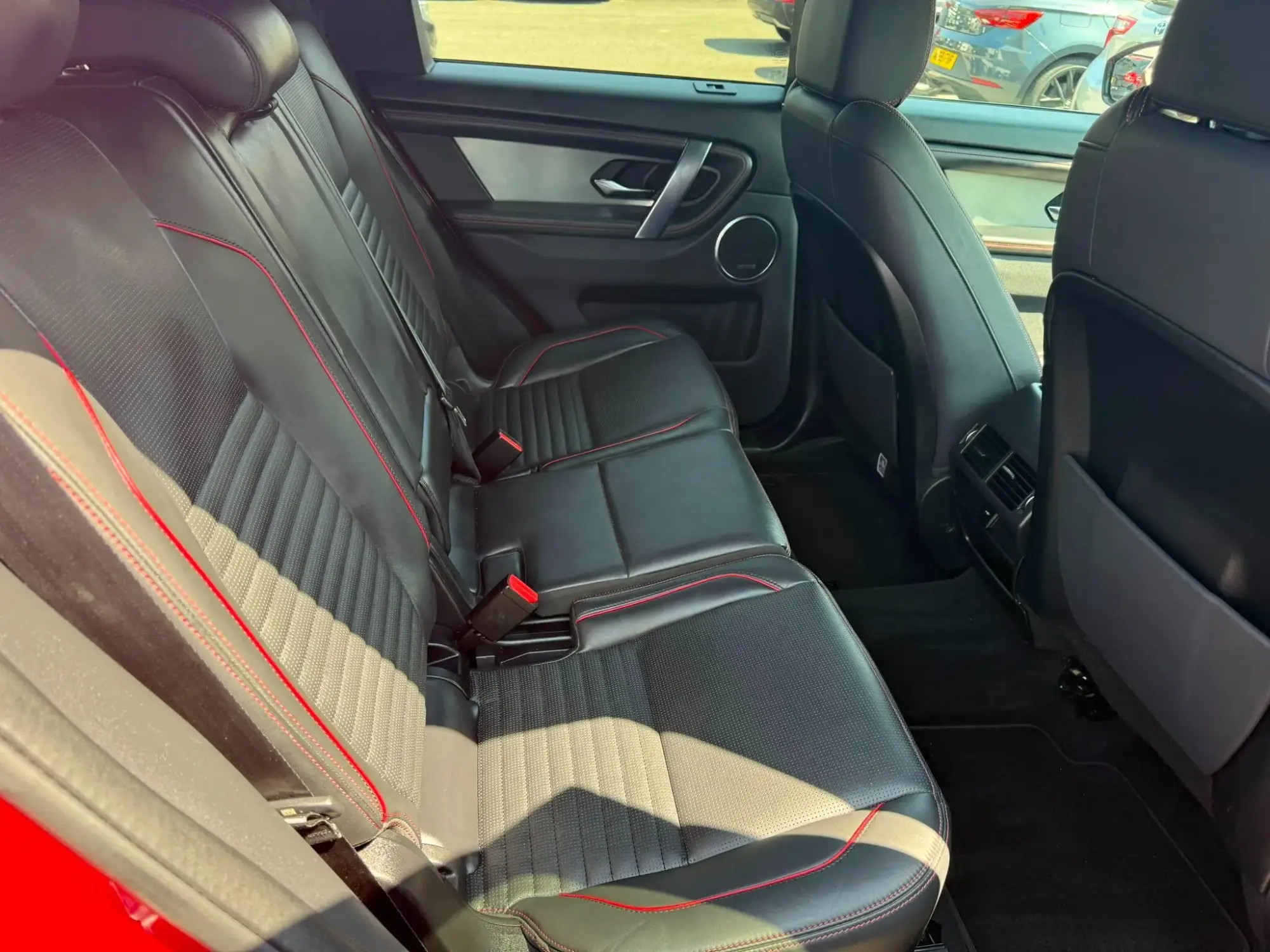 Land Rover Discovery Sport Image 13