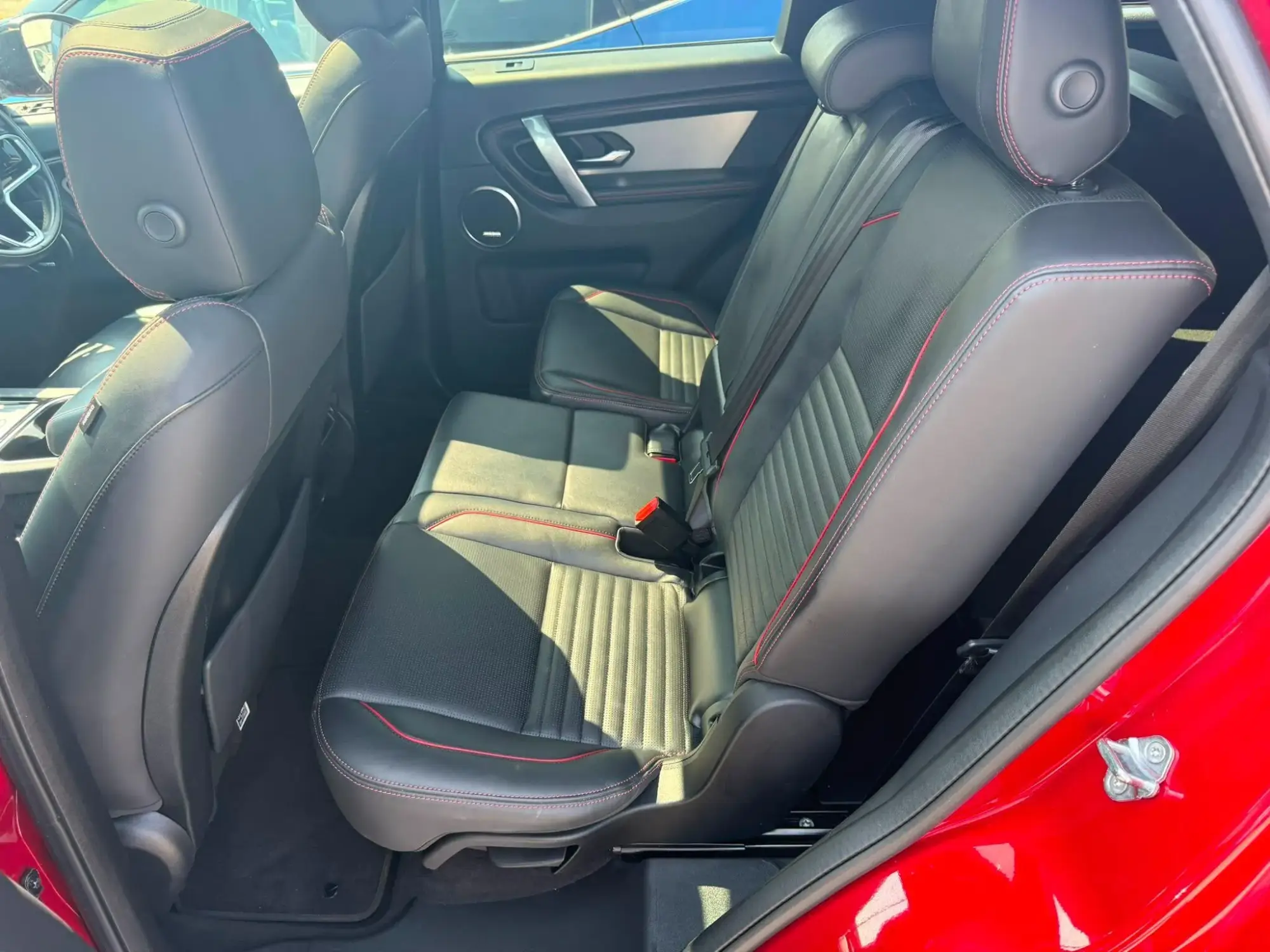 Land Rover Discovery Sport Image 14