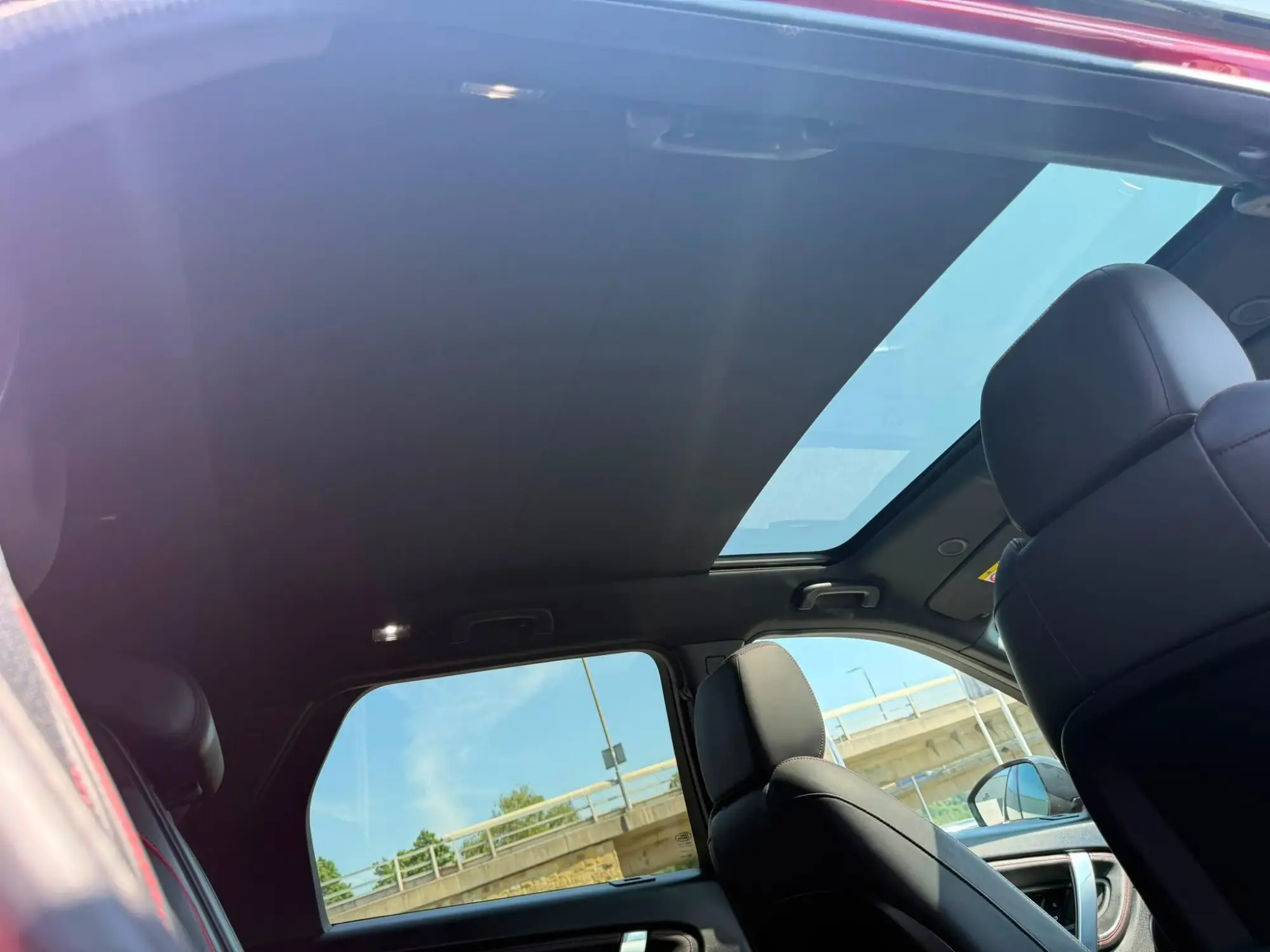 Land Rover Discovery Sport Image 37