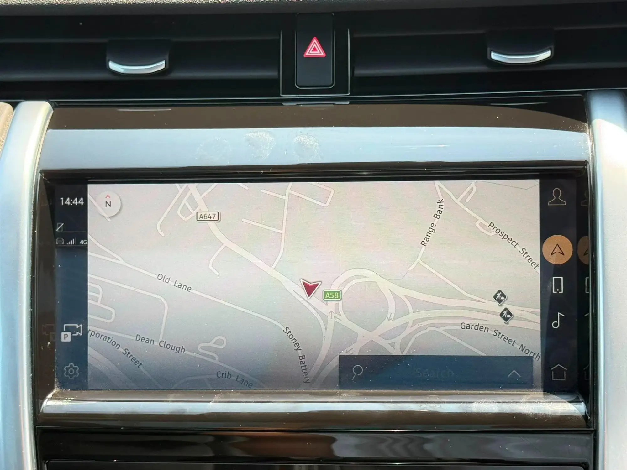 Land Rover Discovery Sport Image 28