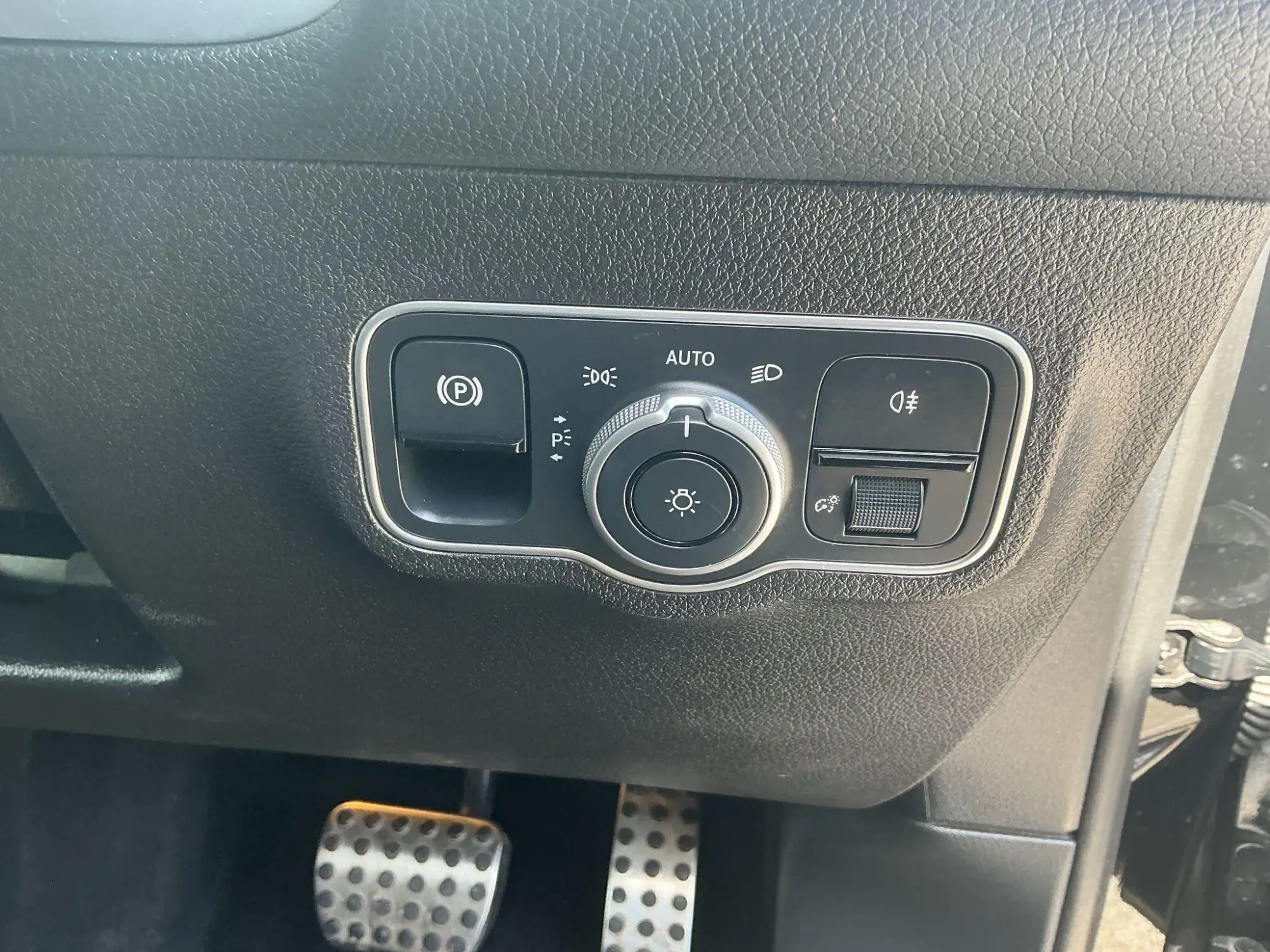 Mercedes-Benz GLB Image 24 Mercedes-Benz GLB Image 24